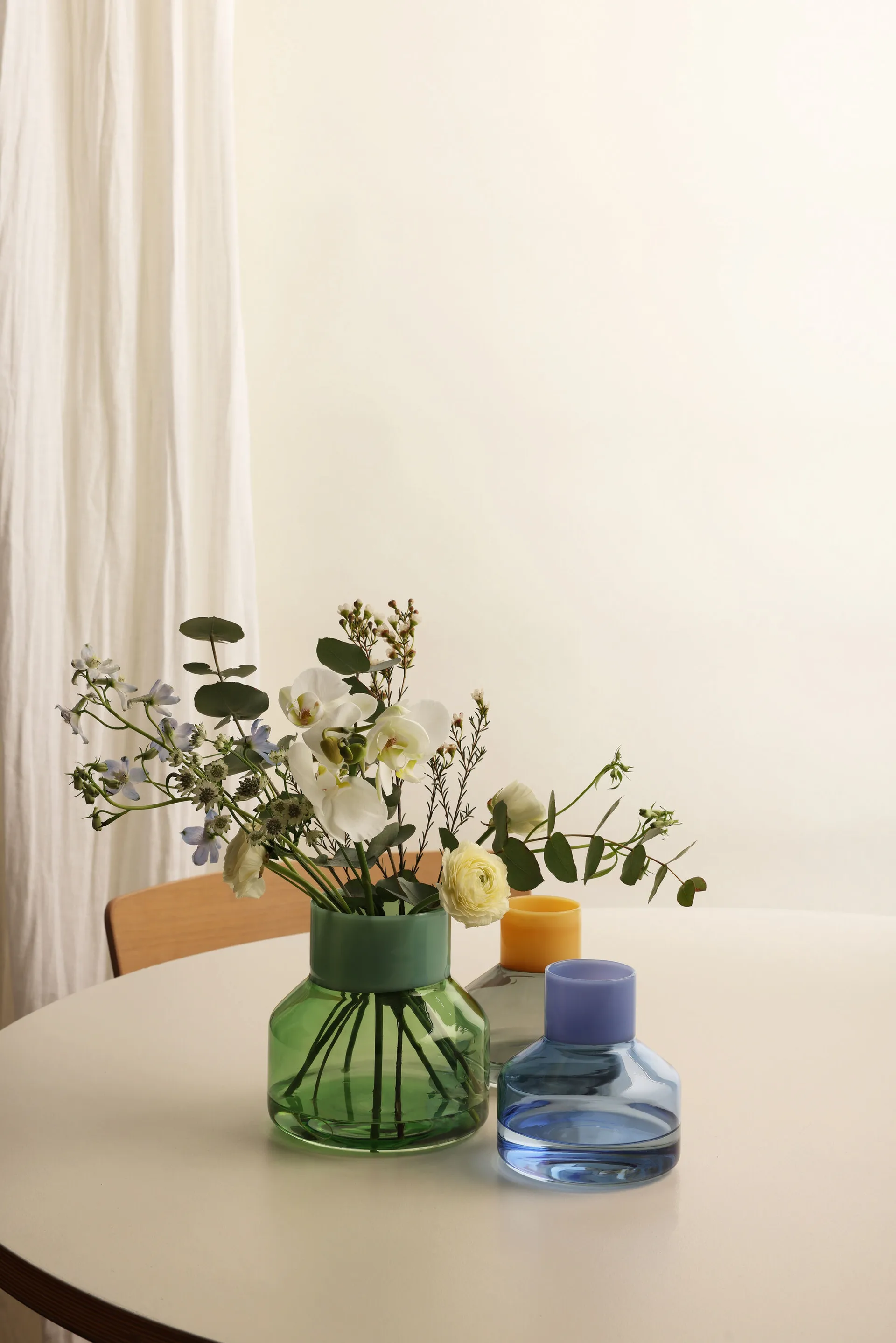 Vase medium Ø13 cm Generous, Milky blue-blue Design Letters