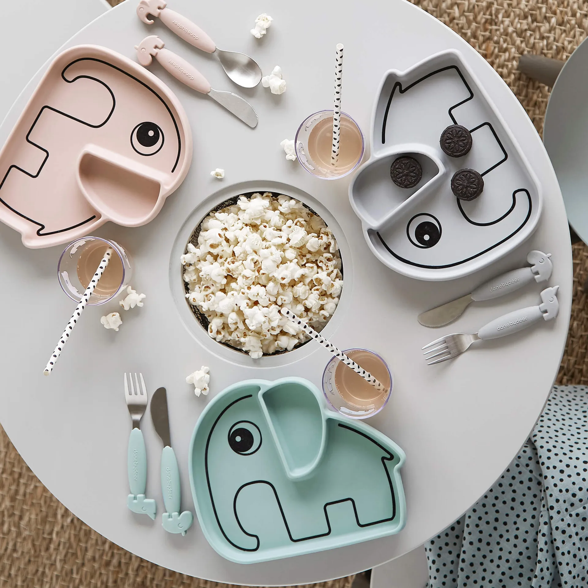 Assiette pour enfants Elphee Stick&Stay 17x20 cm, Bleu Done by deer