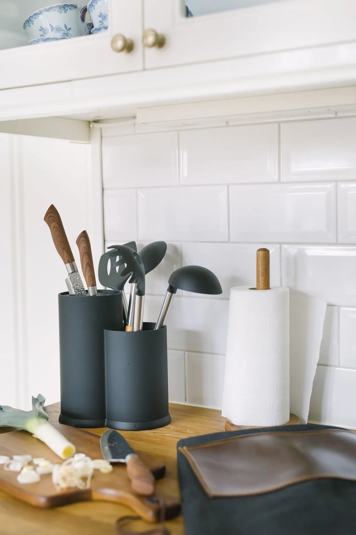 Bloc à couteaux et porte ustensiles de cuisine Vida 23 cm, Noir Dorre