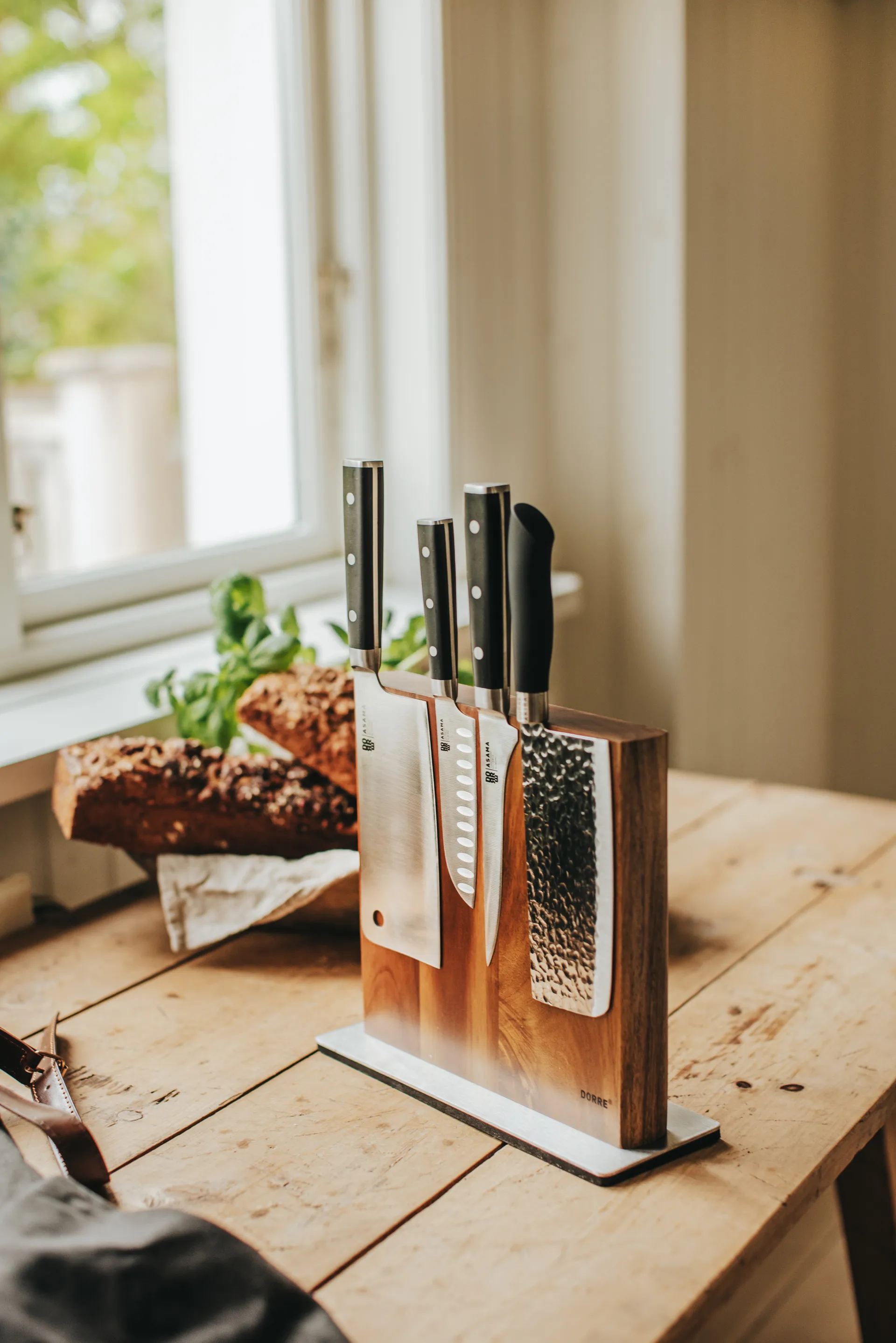 Couteau Santoku Asama 13 cm, Poignée noire Dorre