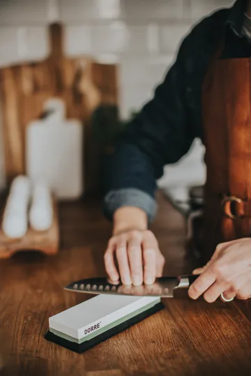 Pierre à aiguiser Suri base caoutchouc 18x6x3 cm - 1000/3000 graines - Dorre