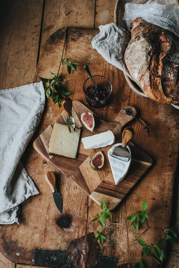 Plateau à fromage Ollie motif chevrons, 4 pièces - FSC Akacia - Dorre