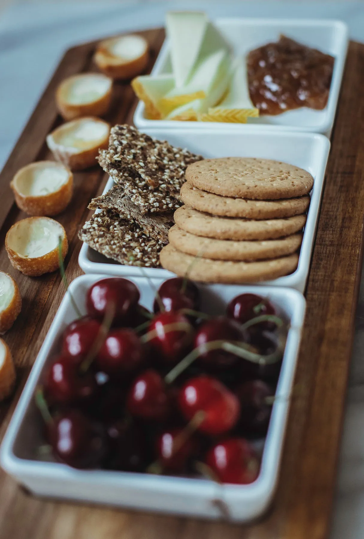 Plateau de service Selina + bol 4 pièces, Porcelaine blanche d'Acacia Dorre