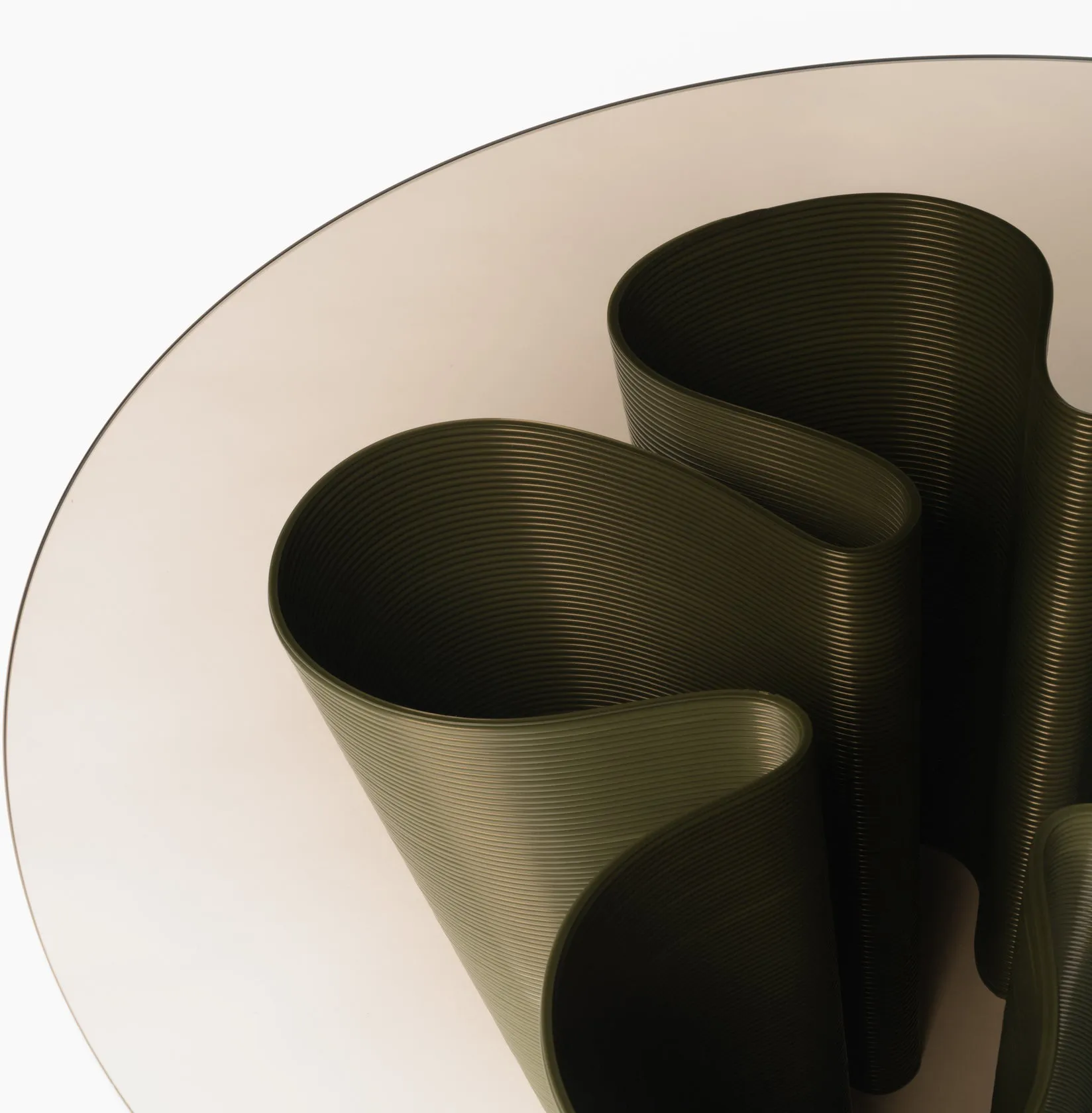 Table basse Anemone Ø110 cm, Olive Ekbacken Studios