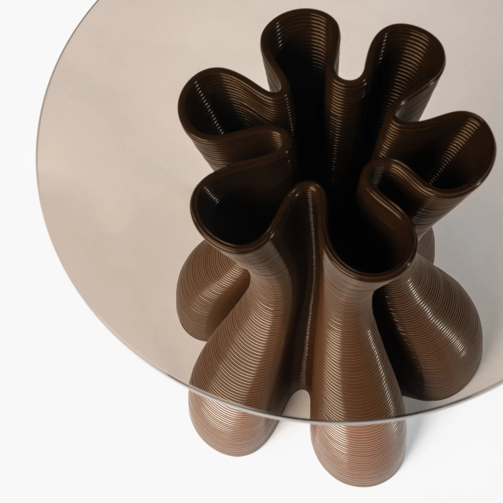Table d'appoint Anemone Ø50 cm, Chocolate Ekbacken Studios