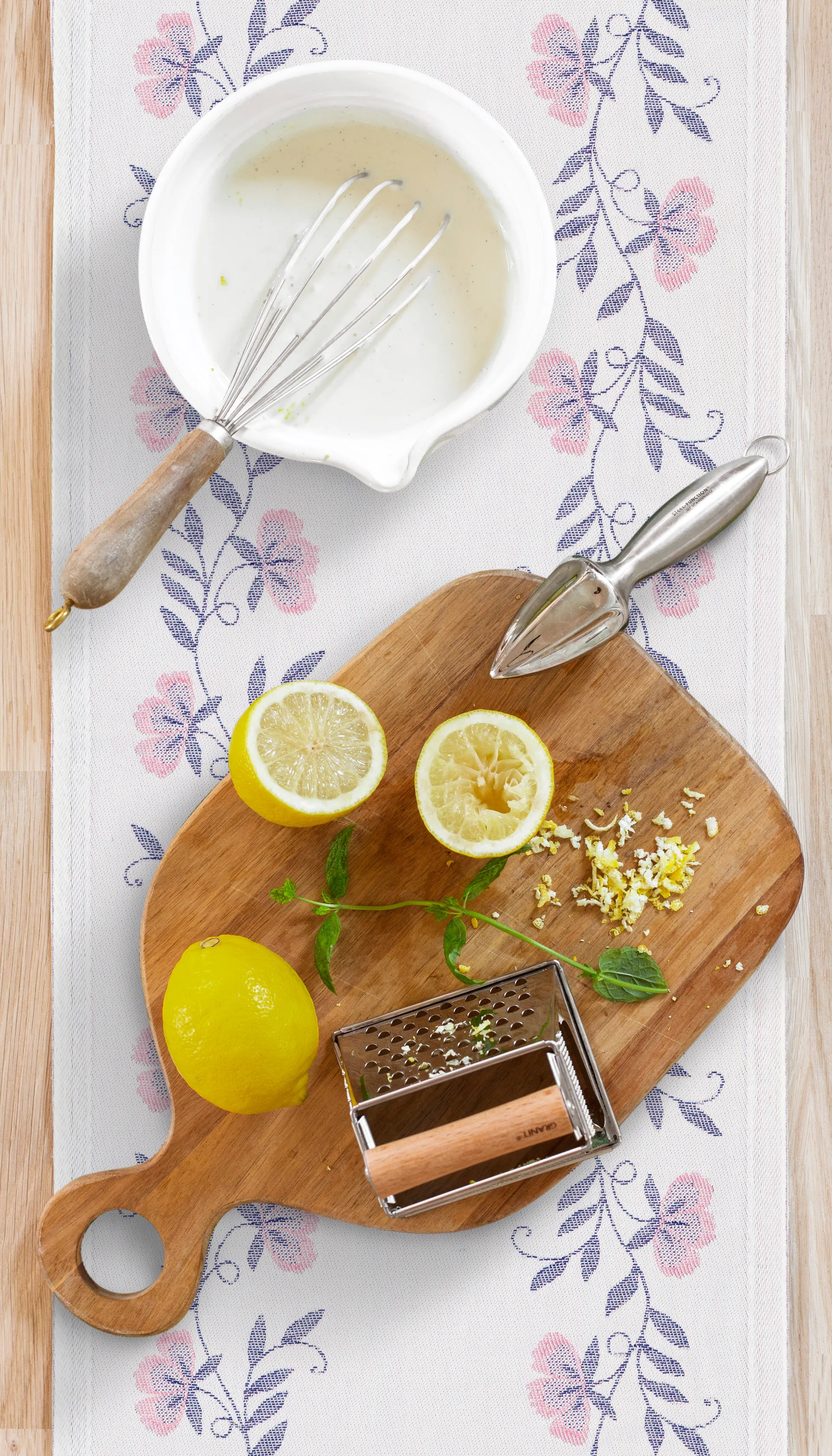 Chemin de table broderie, 35x120 cm  Ekelund Linneväveri