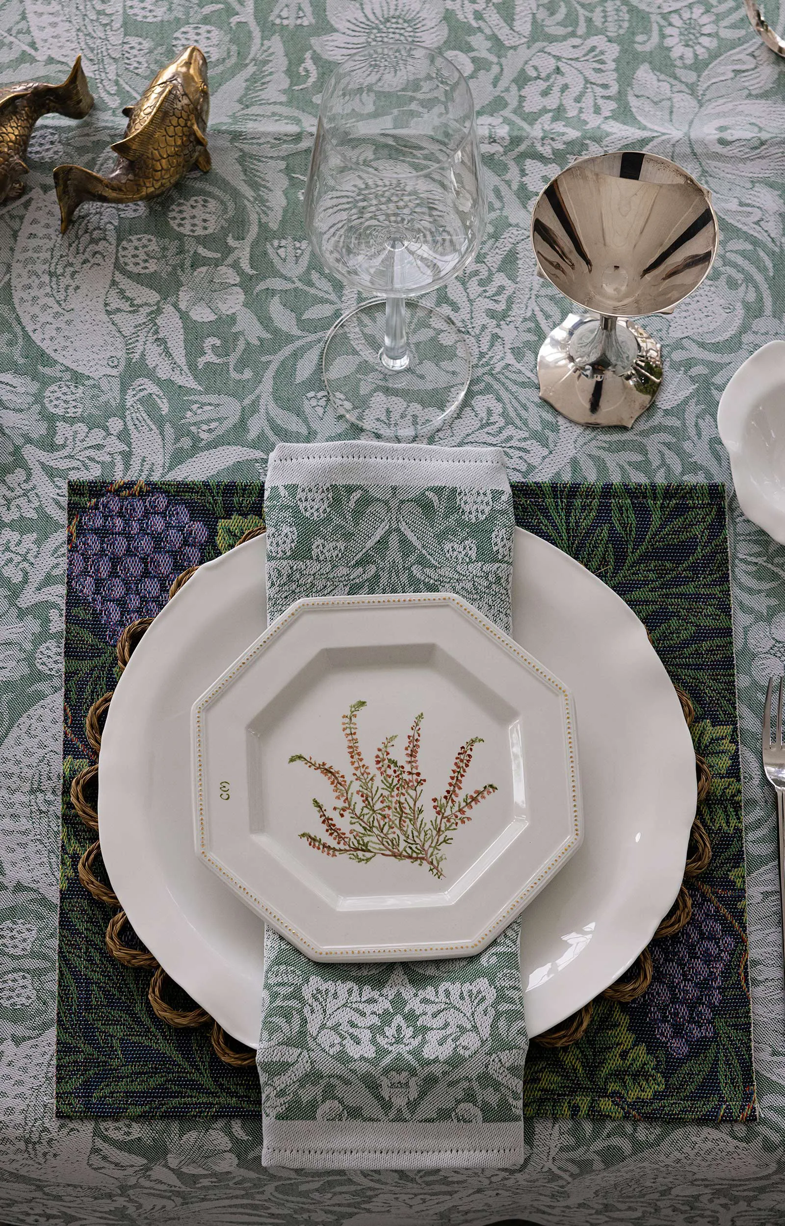 Chemin de table Strawberry Thief 50x150 cm, Vert Ekelund Linneväveri