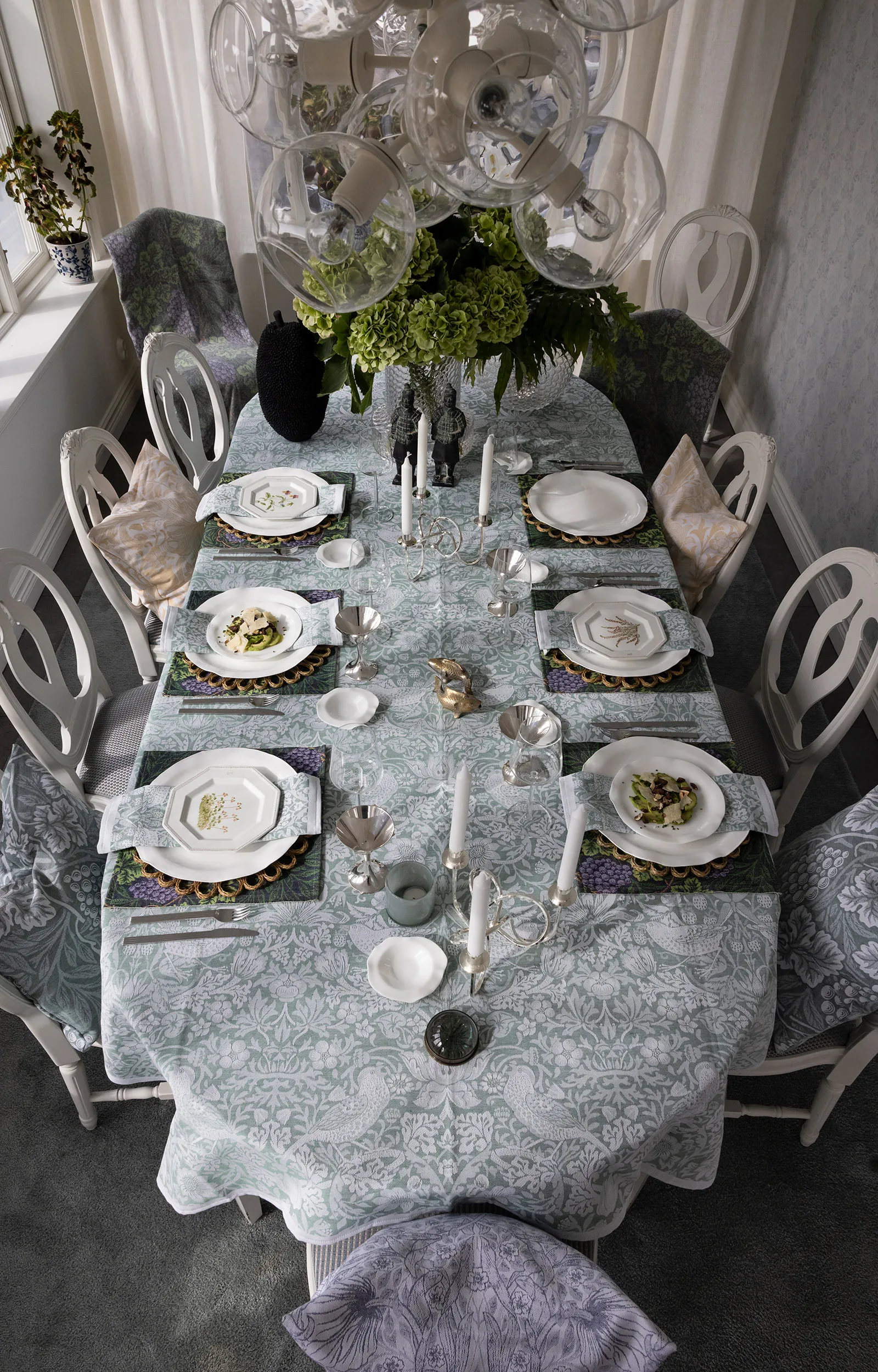 Chemin de table Strawberry Thief 50x150 cm, Vert Ekelund Linneväveri