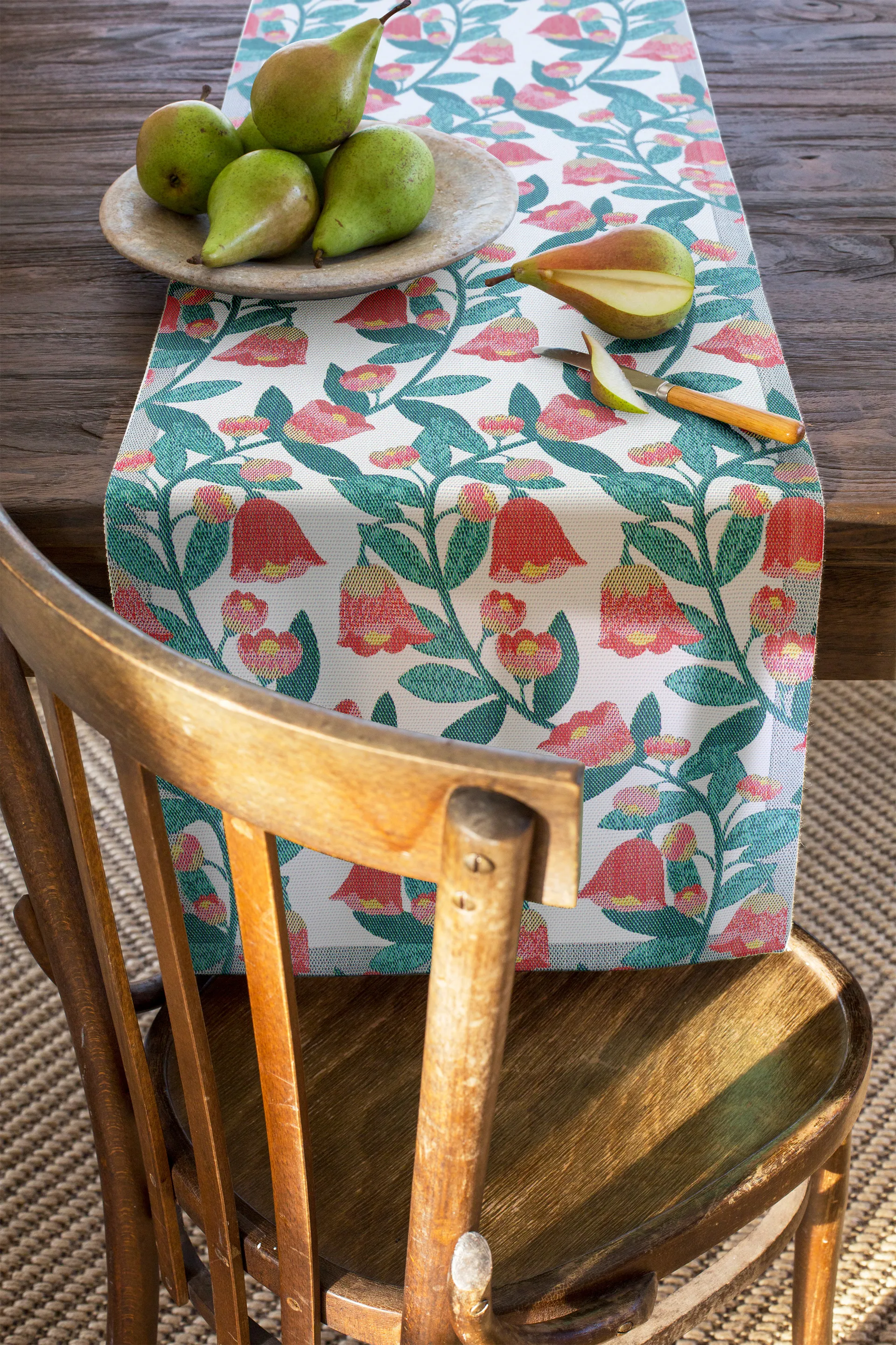 Chemin de table Waveflower, 35x120 cm  Ekelund Linneväveri