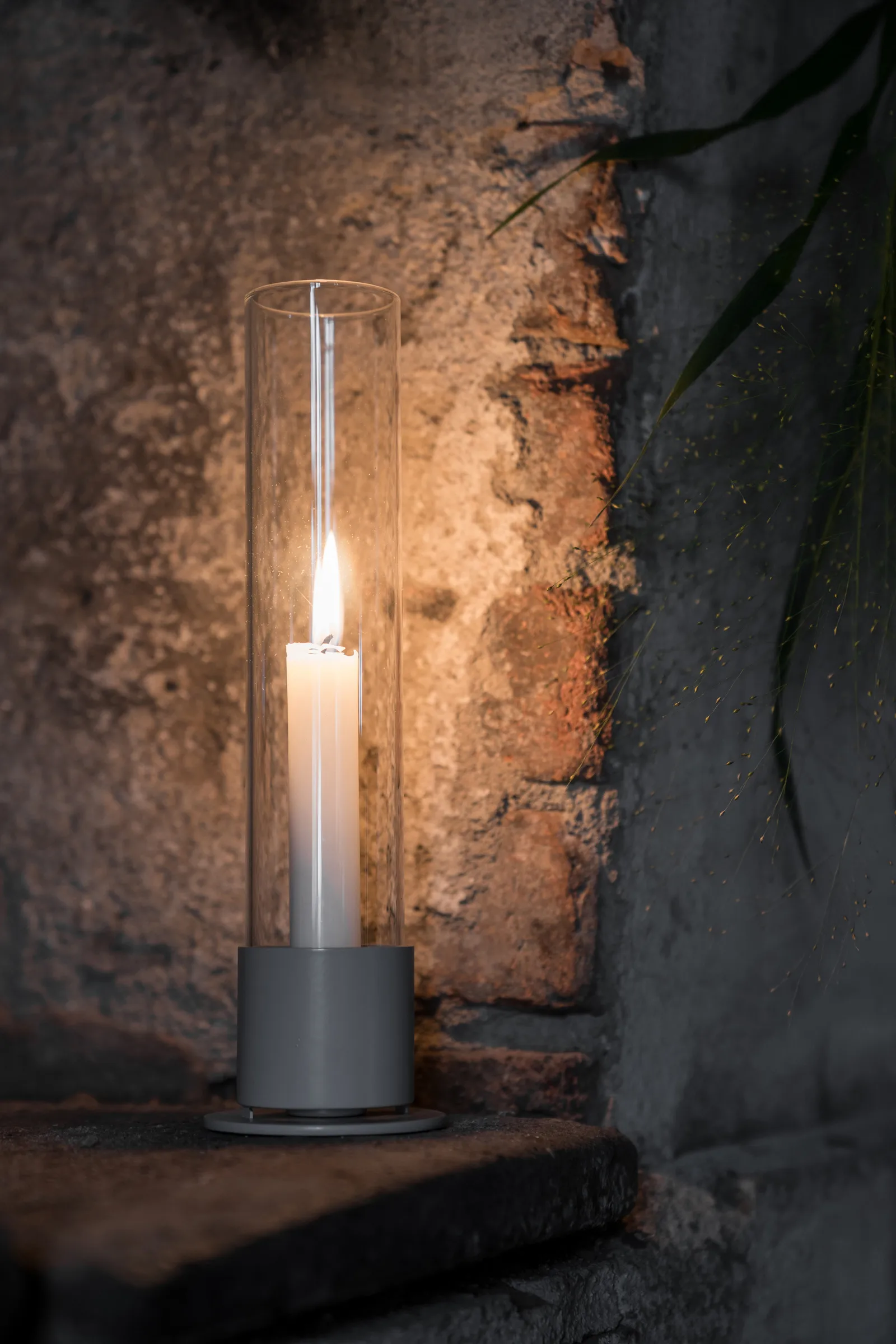 Bougeoir Ernst cylindre en verre Ø7,5 cm, Taupe ERNST