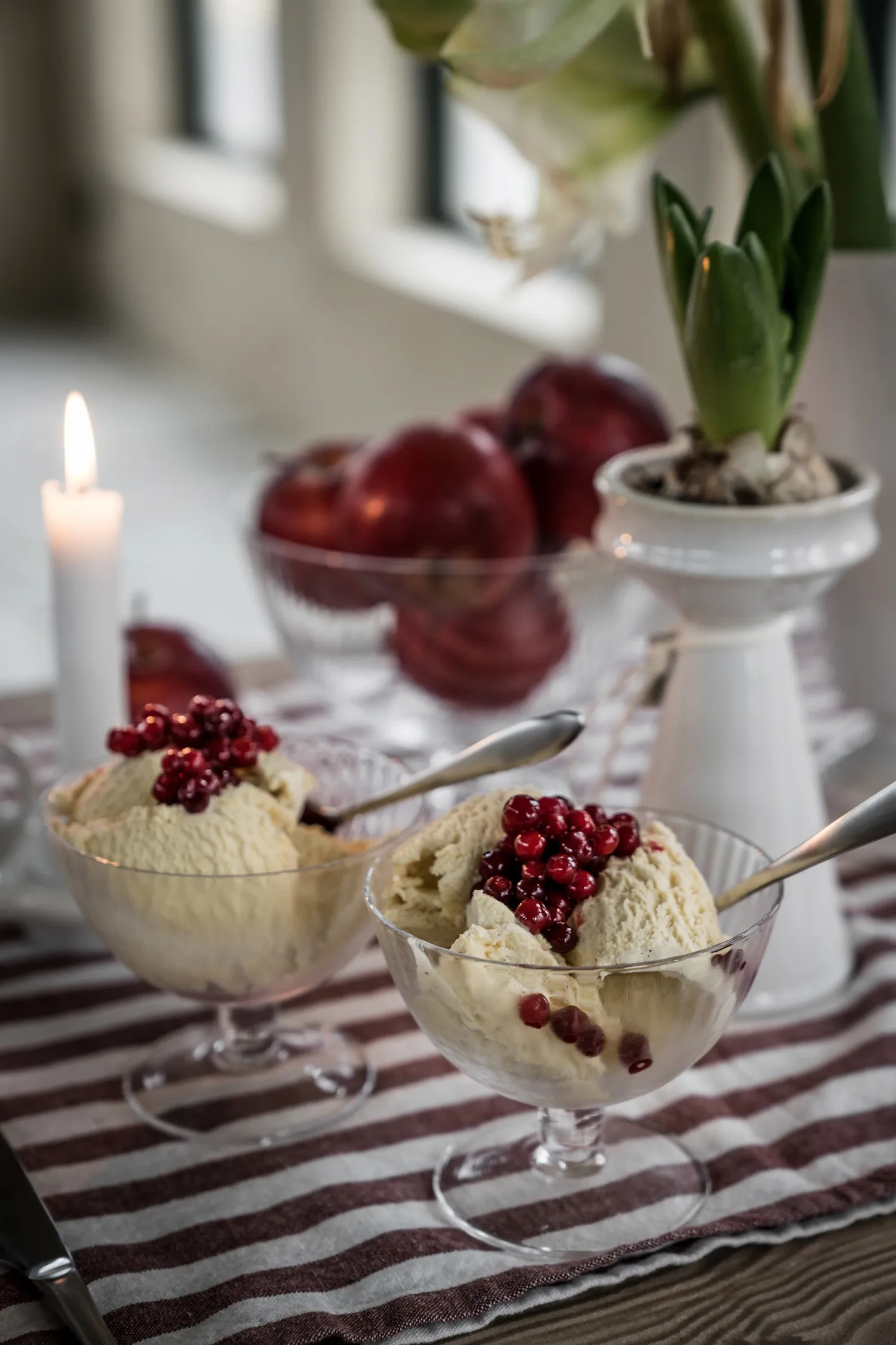 Chemin de table Ernst large rayure 45x250, Rouge-blanc ERNST