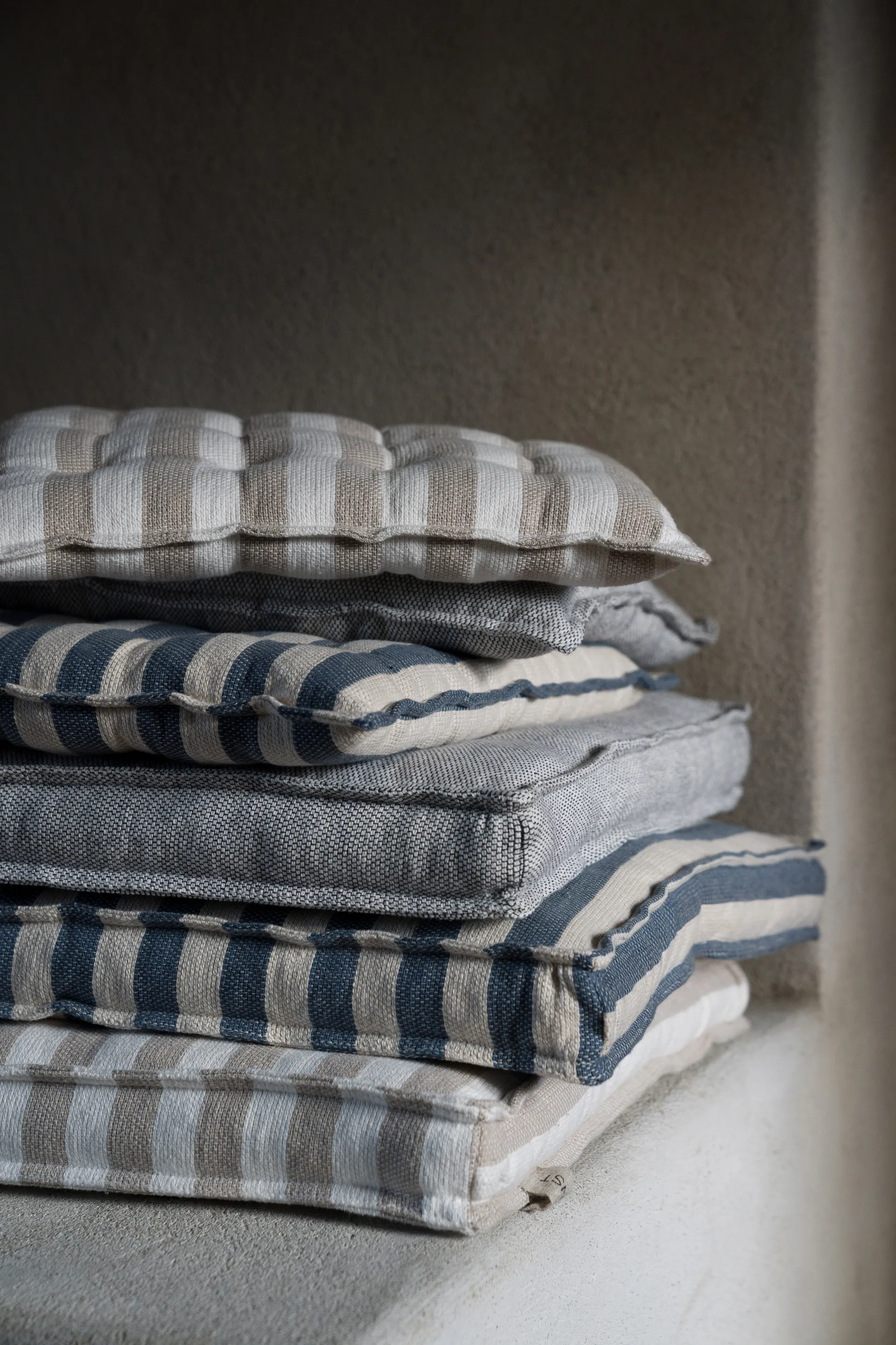 Coussin de chaise Ernst 45x45 cm, Blanc-bleu ERNST