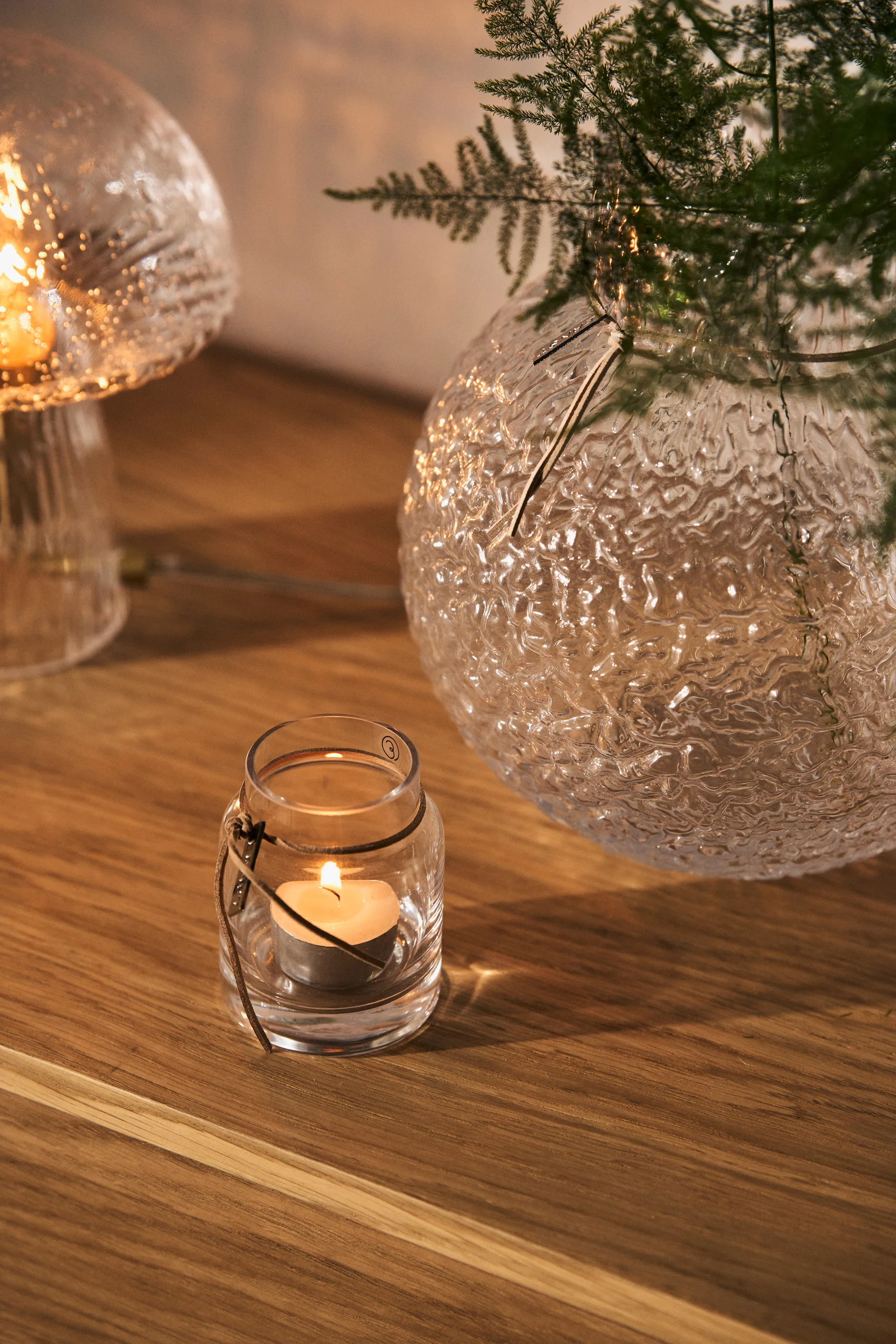 Ernst Vase en verre structuré transparent, Ø21 cm ERNST