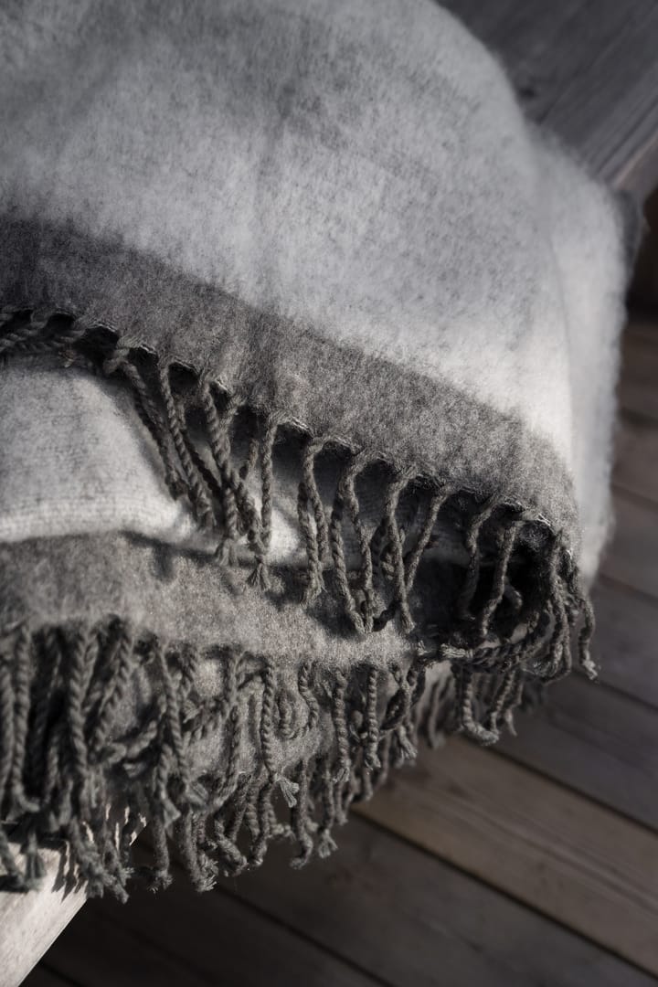 Plaid Ernst avec franges 130x170 cm, Gris foncé-blanc ERNST
