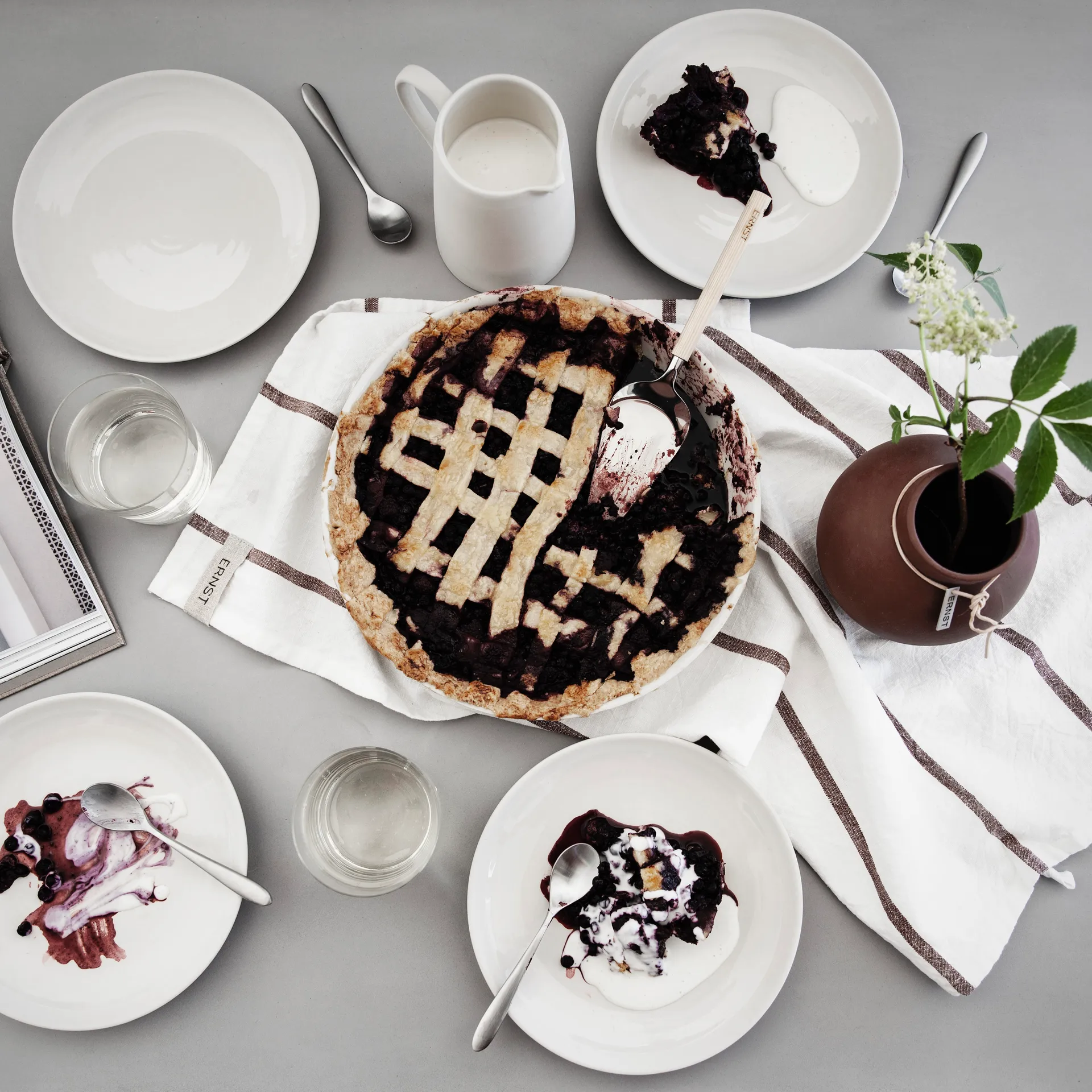 Plat allant au four Ernst en grès, gris ERNST