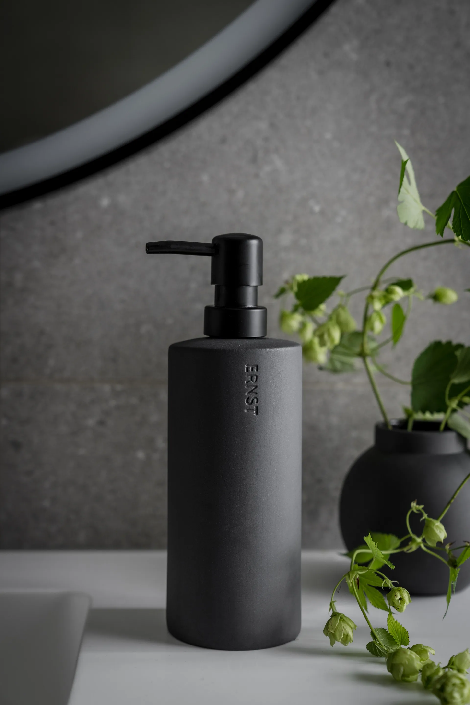 Pompe à savon Ernst 50 cl, Gris foncé ERNST