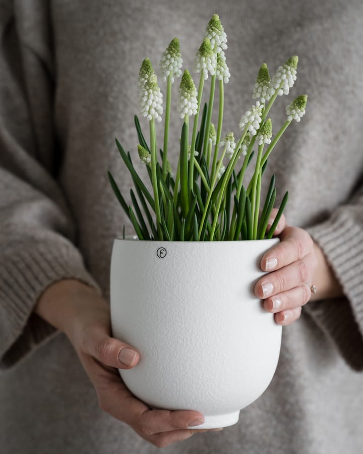 Pot Ernst sur pied blanc naturel, H15 cm Ø14 cm ERNST