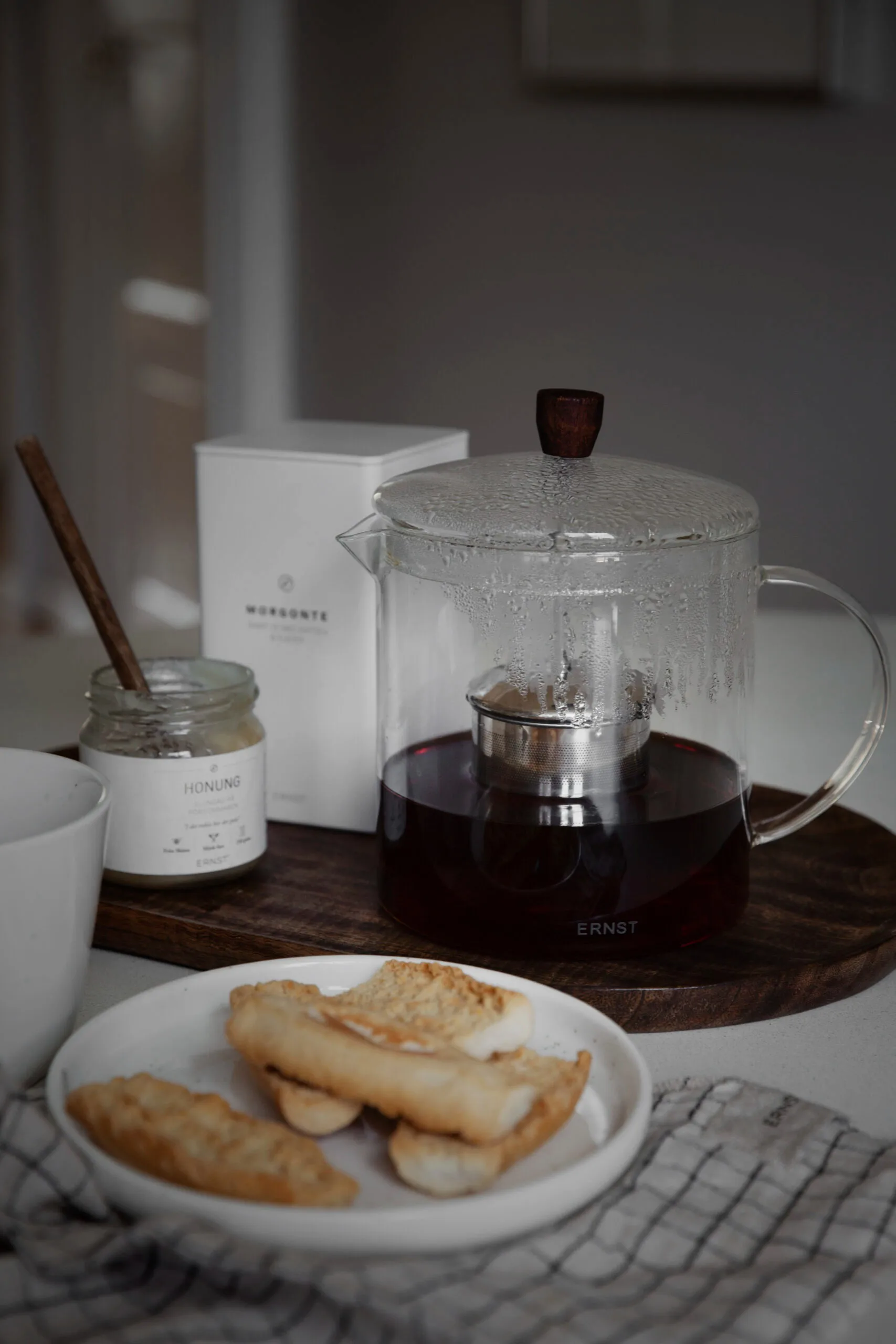 Théière en verre Ernst 1,5 L, Transparent-marron foncé ERNST
