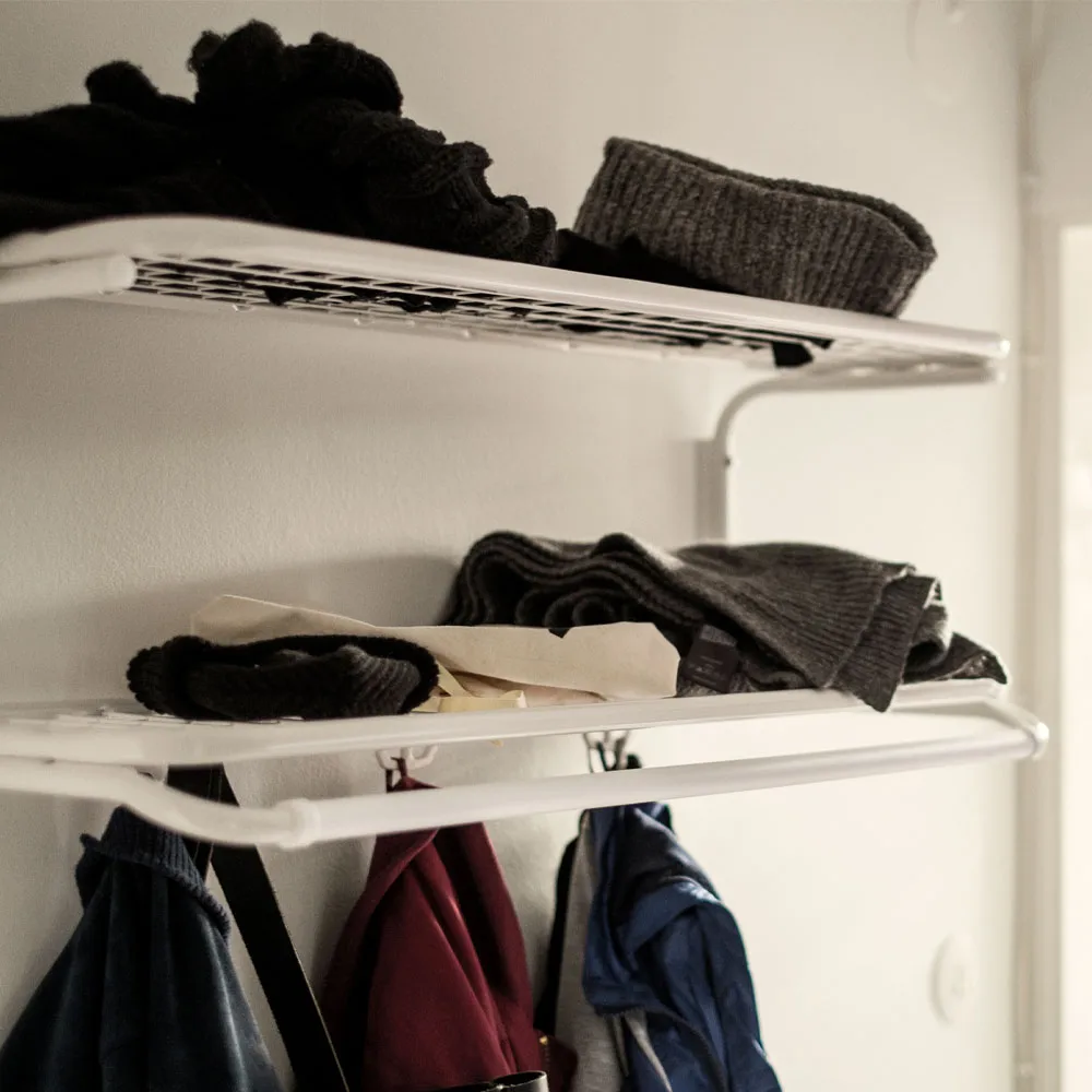 Étagère à chapeaux Classic 650, noir/noir, 2 niveaux, 90 cm Essem Design