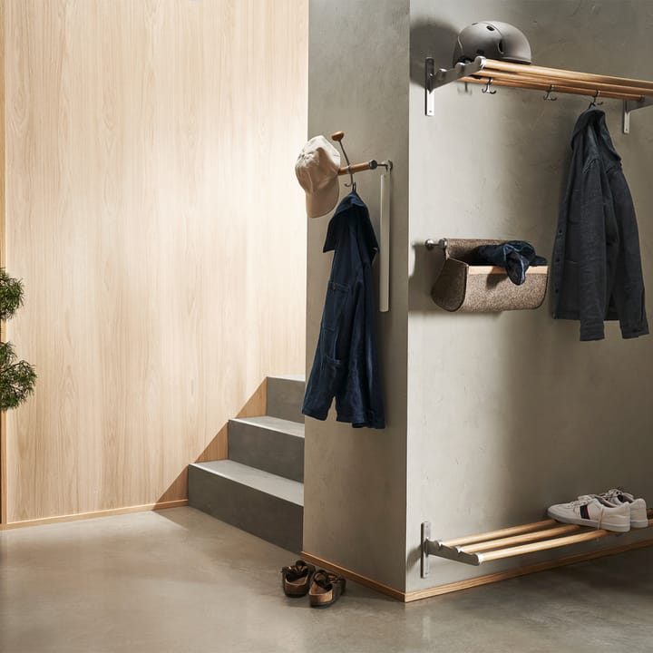 Étagère à chapeaux, étagère à chaussures Nostalgi, chêne, aluminium Essem Design