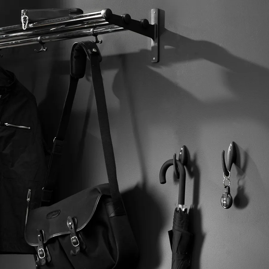 Étagère à chapeaux, étagère à chaussures Nostalgi, chrome, noir Essem Design