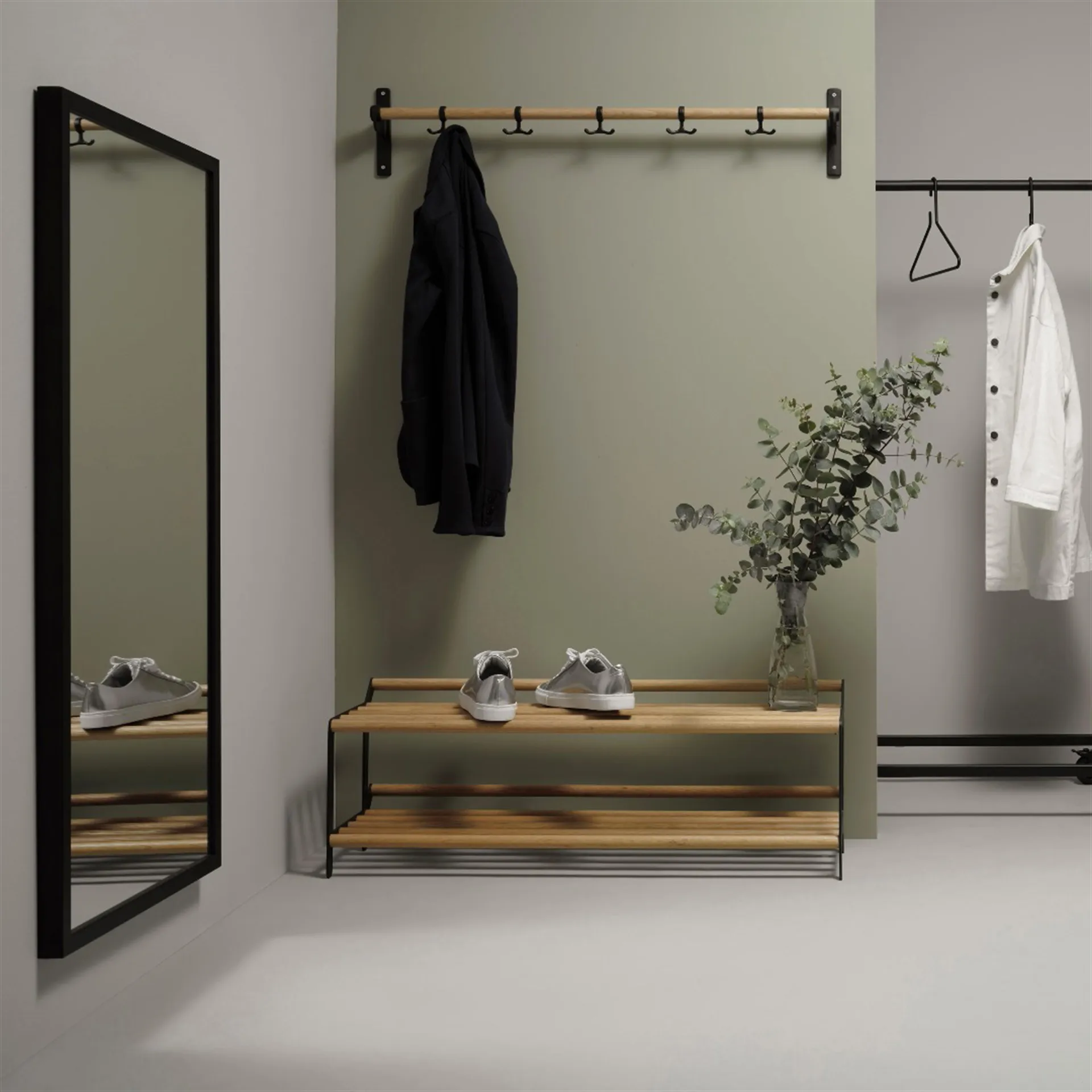 Support mural avec crochets Nostalgi 100 cm, chêne, noir Essem Design