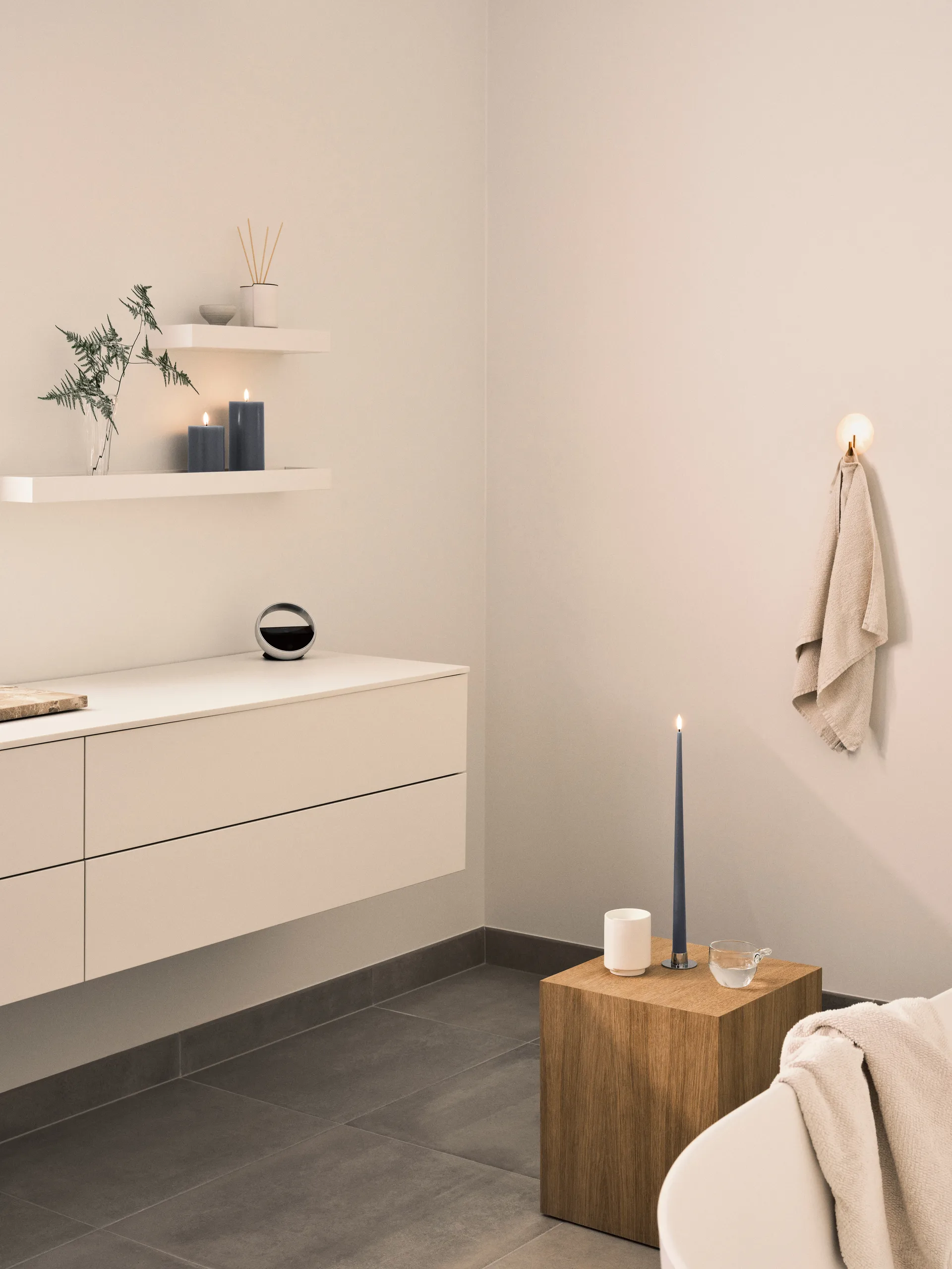 Bougie LED bloc Ester & Erik, 74 Dark Slate, 15cm ester & erik