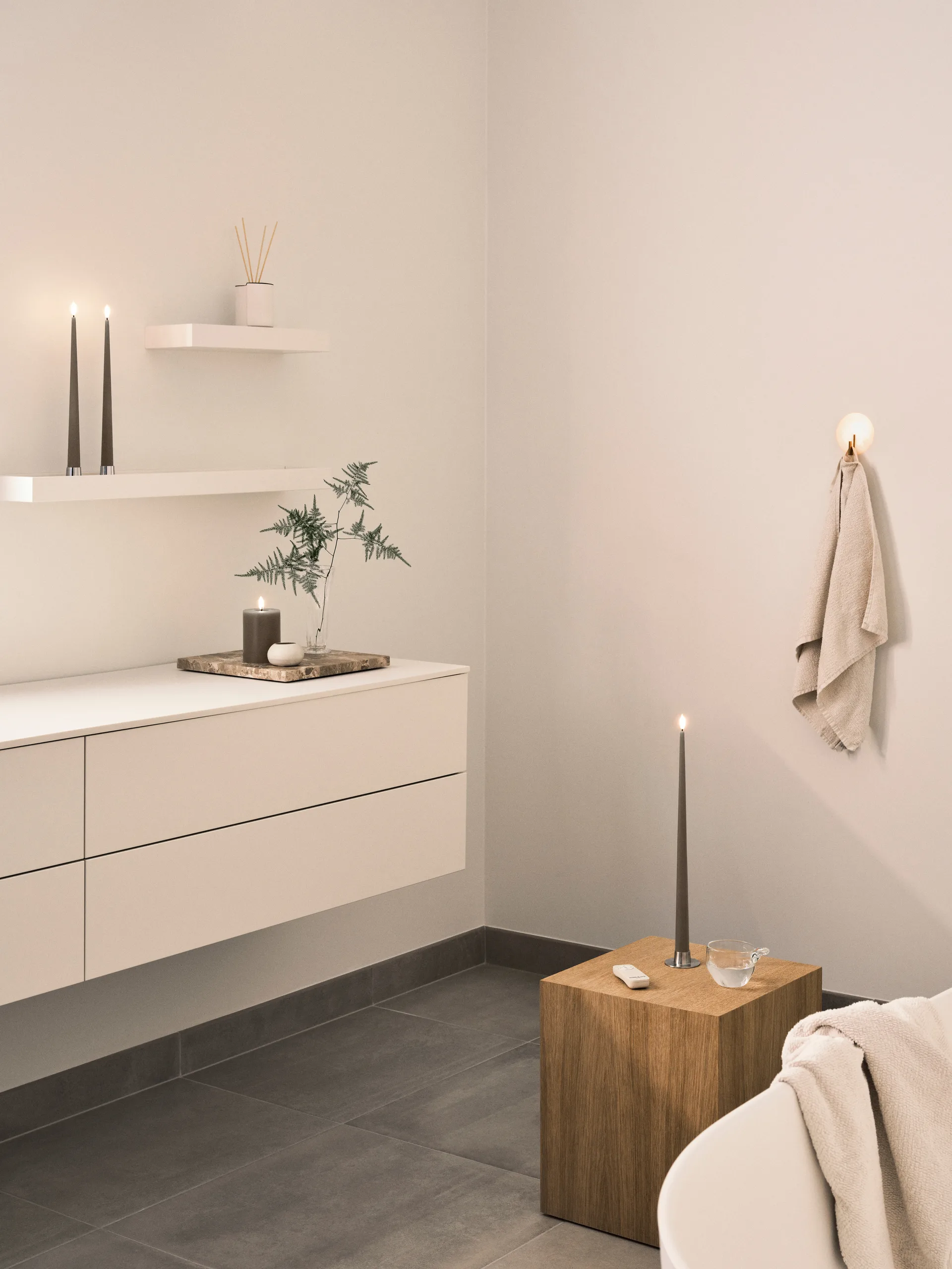 Bougie LED bloc Ester & Erik, 77 Caviar, 10cm ester & erik