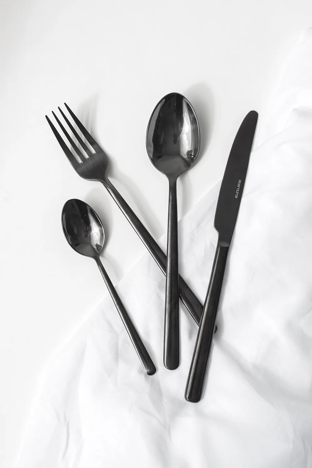 Service de couverts Eternum Nardo 16 pièces, Noir Eternum