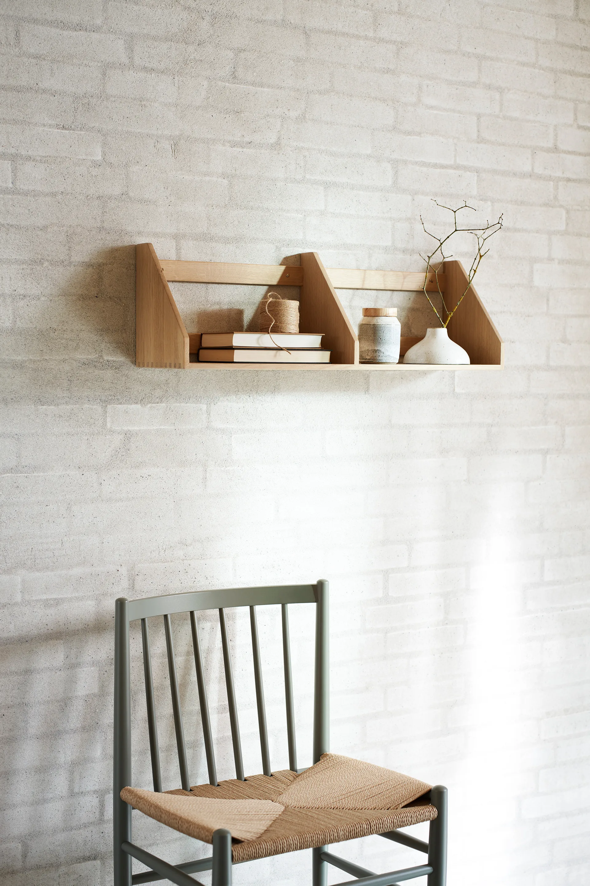 Étagère B5 gloss 5 80x21 cm, Oak nature lacquered FDB Møbler