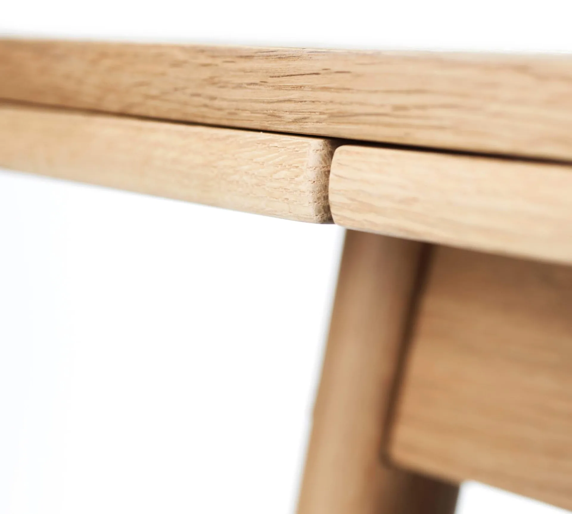 Table à manger C35AH Dutch Extract 82x82 cm, Oak nature-oak nature lacquered FDB Møbler