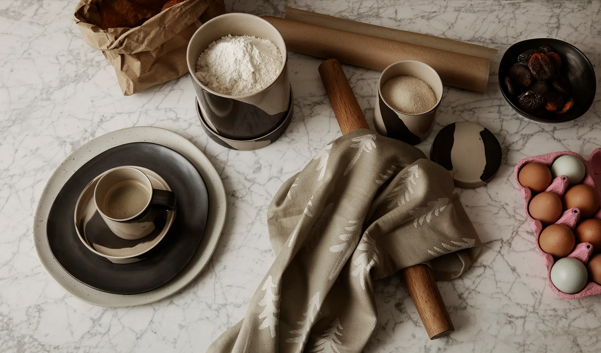 Assiette Flow 27 cm, Off-white speckle Ferm Living