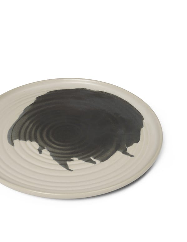Assiette Omhu ⌀26,5 cm - blanc cassé - anthracite - Ferm LIVING