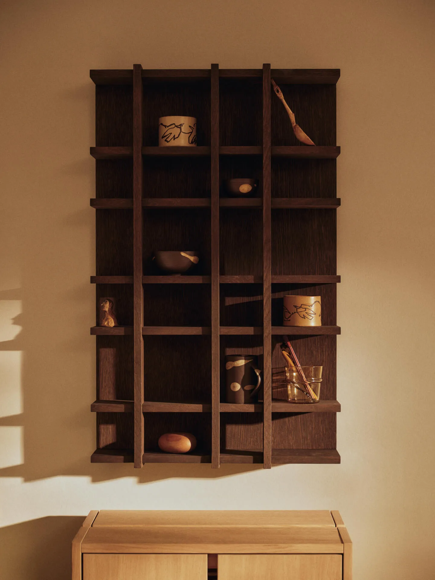 Bibliothèque Tilem, Chêne teinté foncé, 4×6 Ferm Living