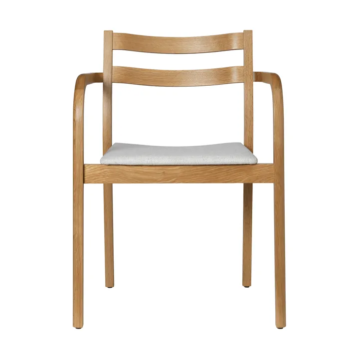 Boda fauteuil avec accoudoirs - Assise rembourrée, natural oak-off-white - Ferm Living