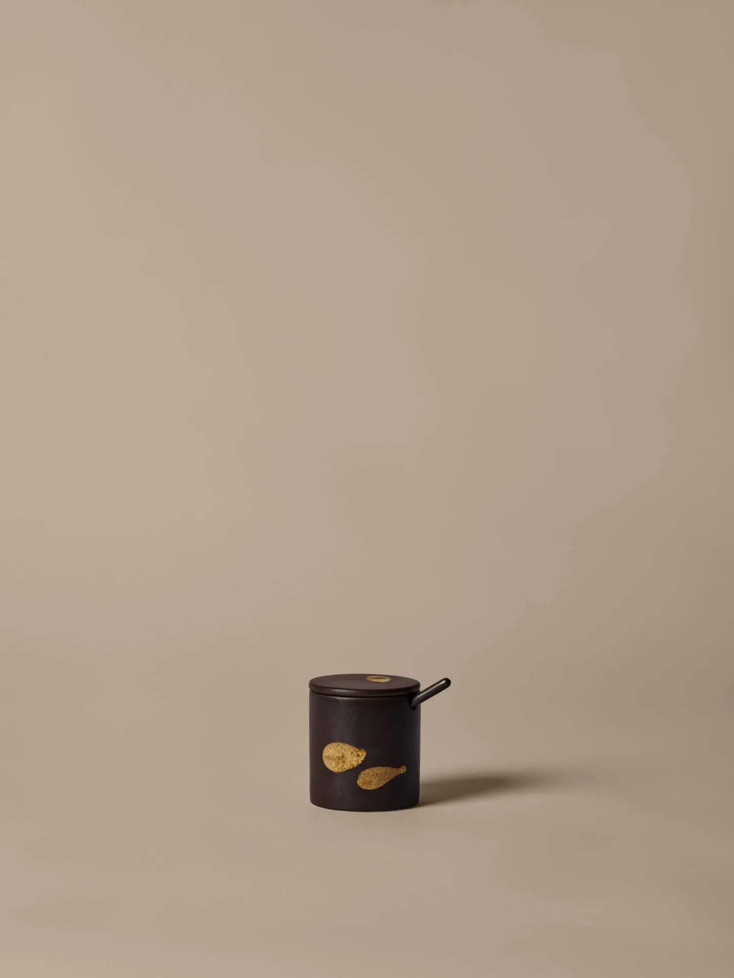 Boîte avec cuillère Koyo, Dark brown-buff Ferm Living