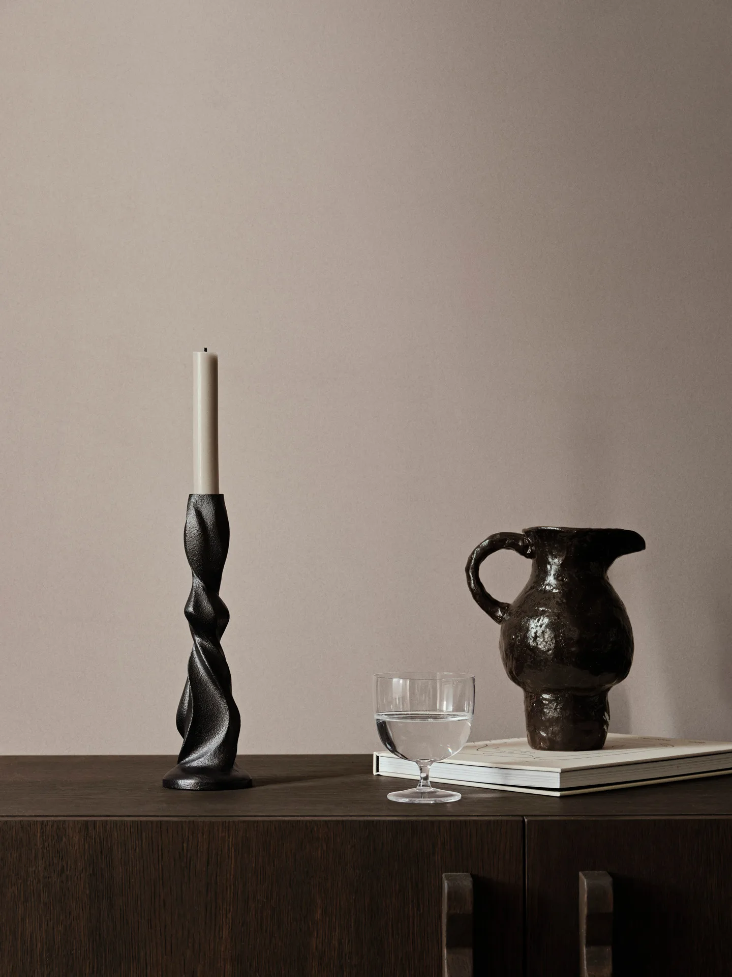 Bougeoir Gale 25 cm, Blackened Aluminium Ferm Living