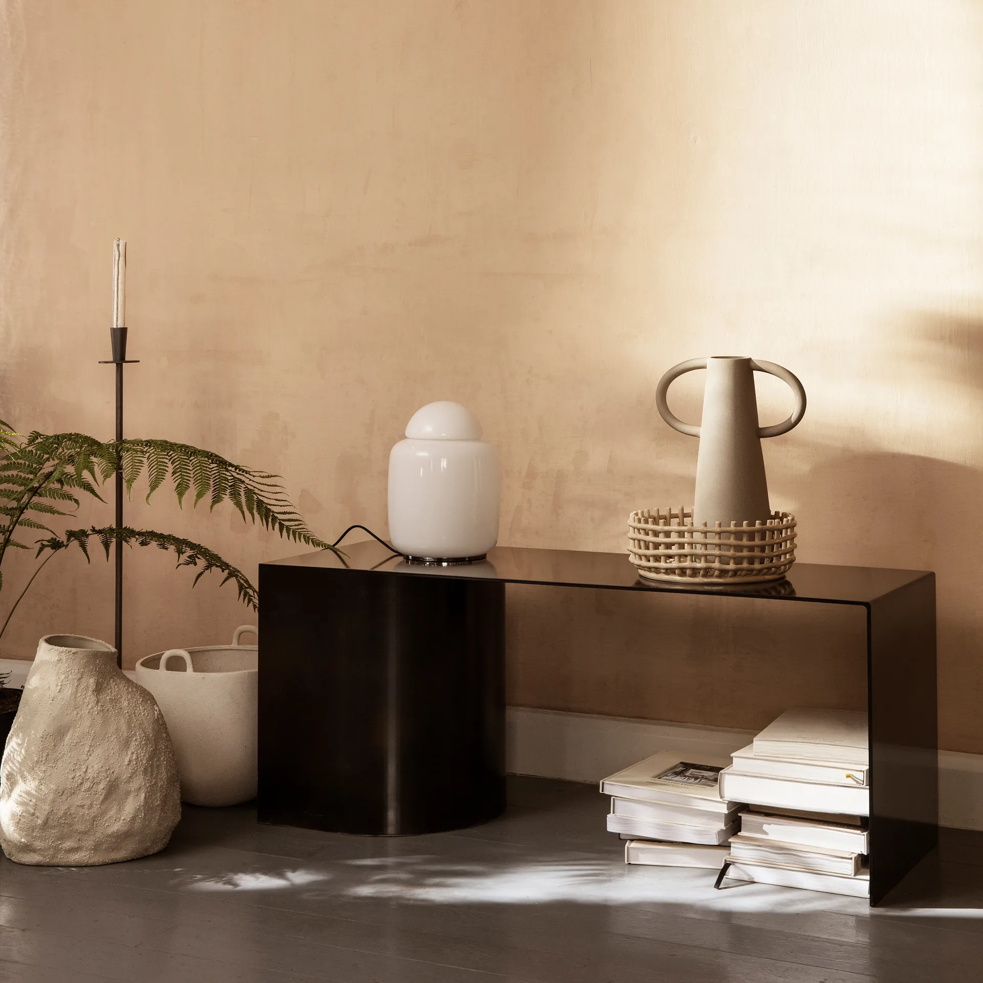 Bougeoir Hoy tall 86 cm, Noir Ferm Living