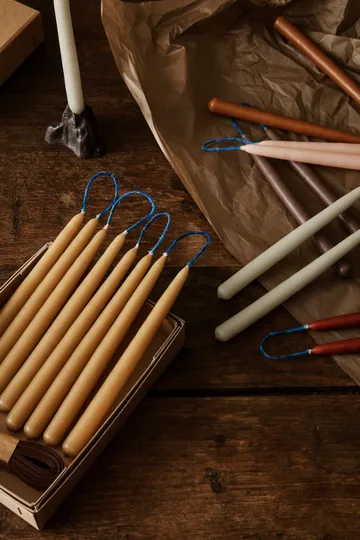 Bougies faites main Dipped candles 15 cm 8-pack - Straw - Ferm Living