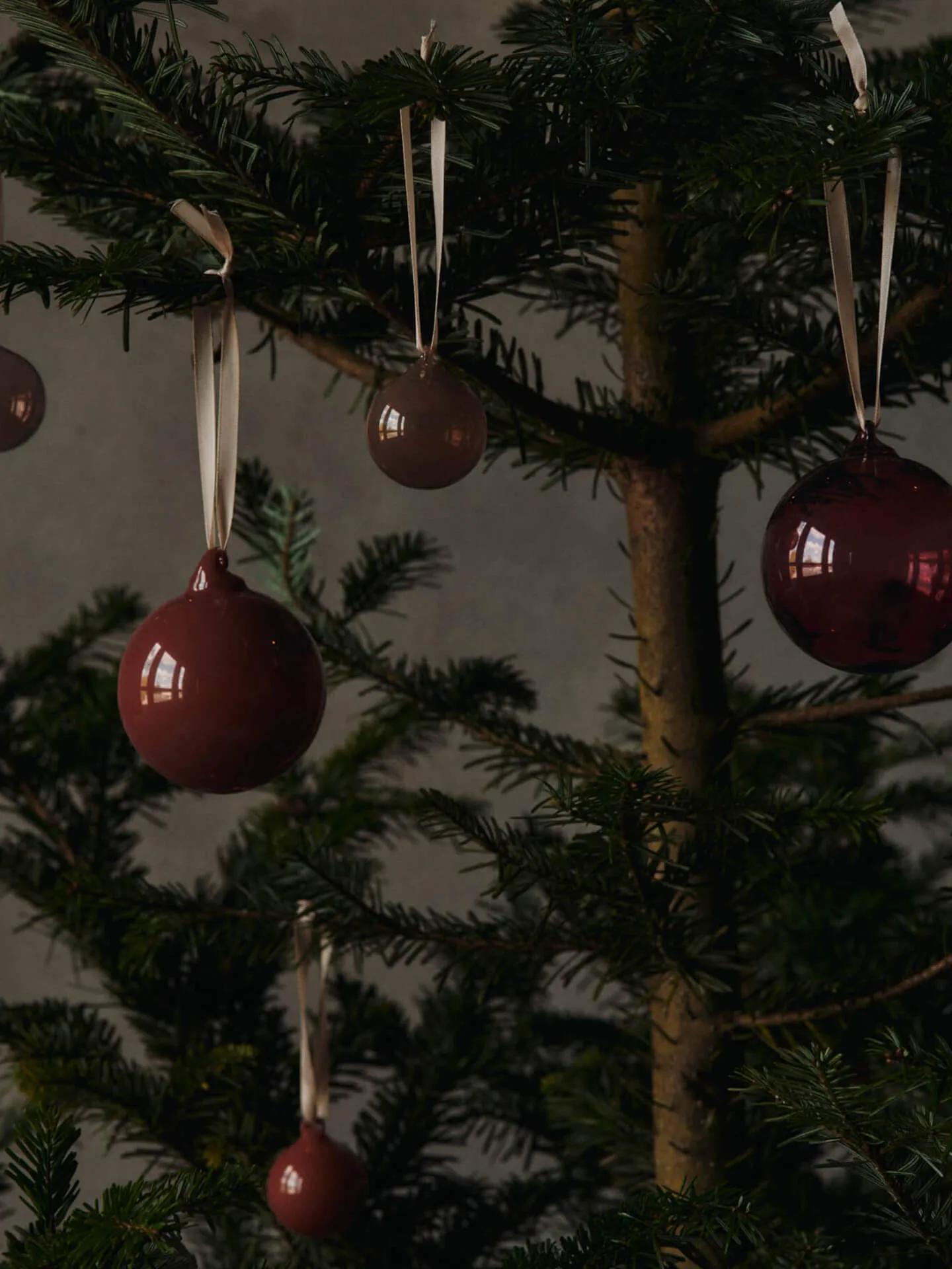 Boule en verre julkulor L Ø10 cm, 3 pièces, Roseate Opaque Ferm Living