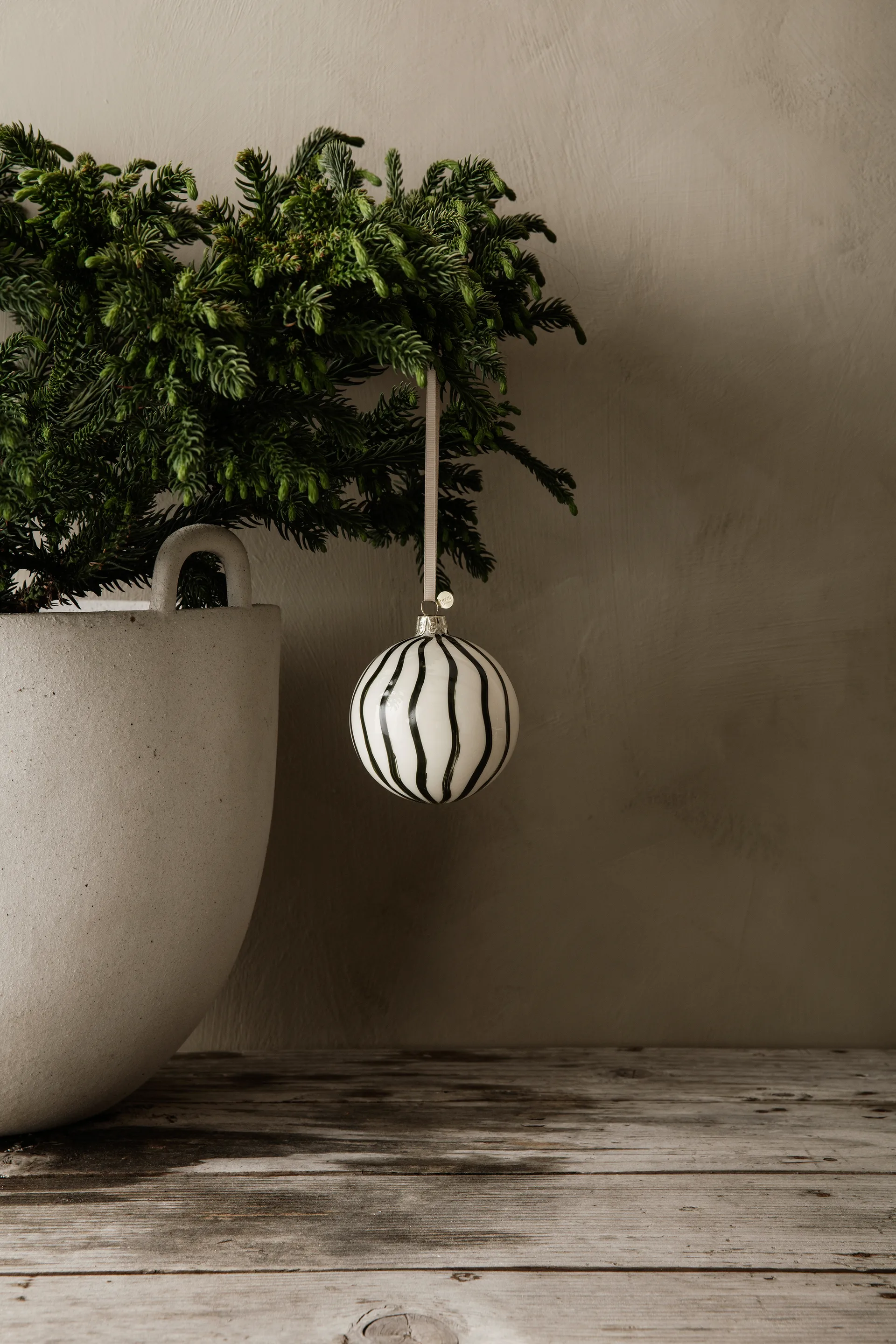 Boules de Noël Lines Ø8 cm Lot de 4, Vert Ferm Living