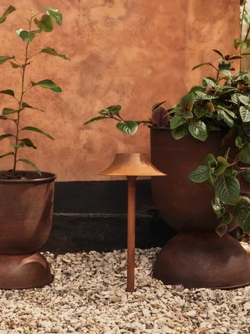 Cache-pot Hourglass moyen Ø40 cm - Rouille - Ferm Living