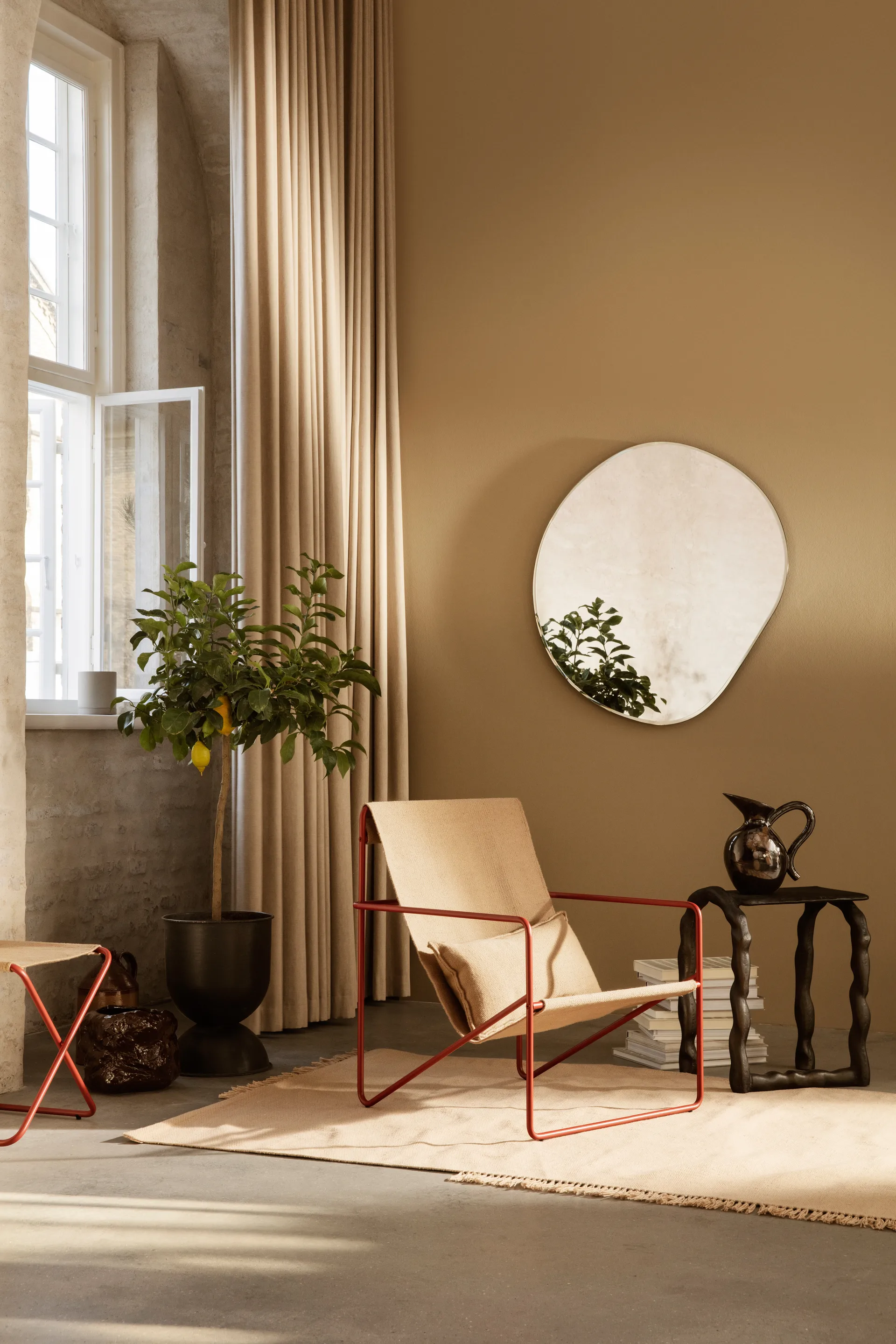 Cache-pot Hourglass petit Ø31 cm, Noir-gris foncé Ferm Living