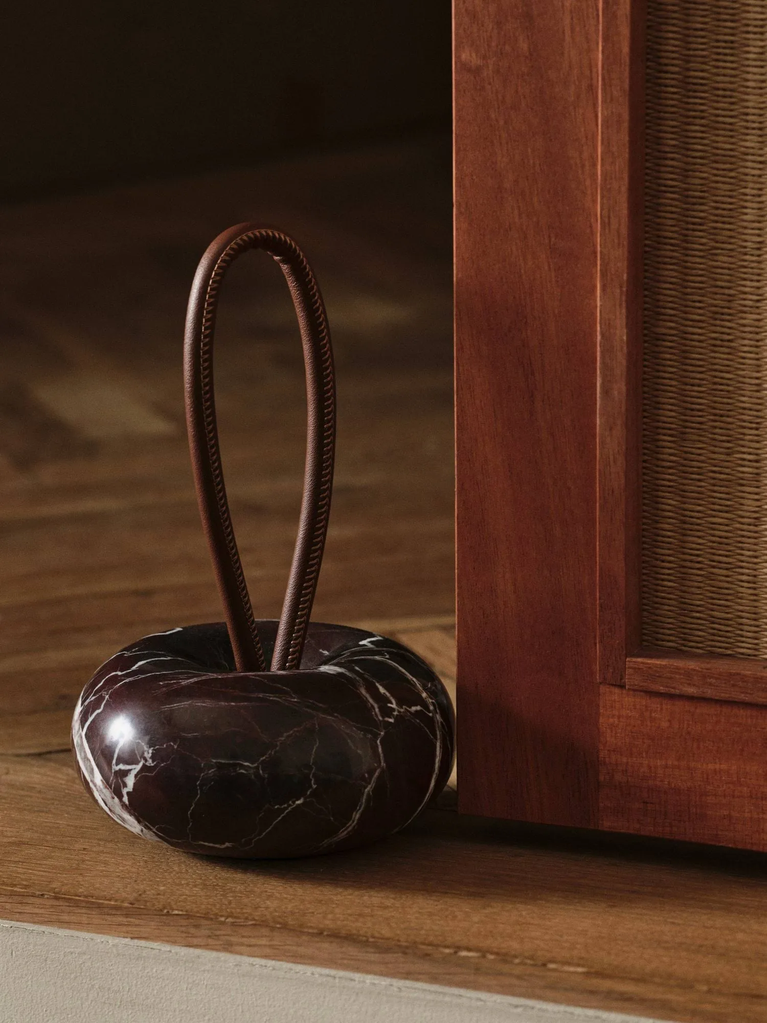Cale-porte Wa, Marbre Rosso Levanto, Ø14 cm Ferm Living