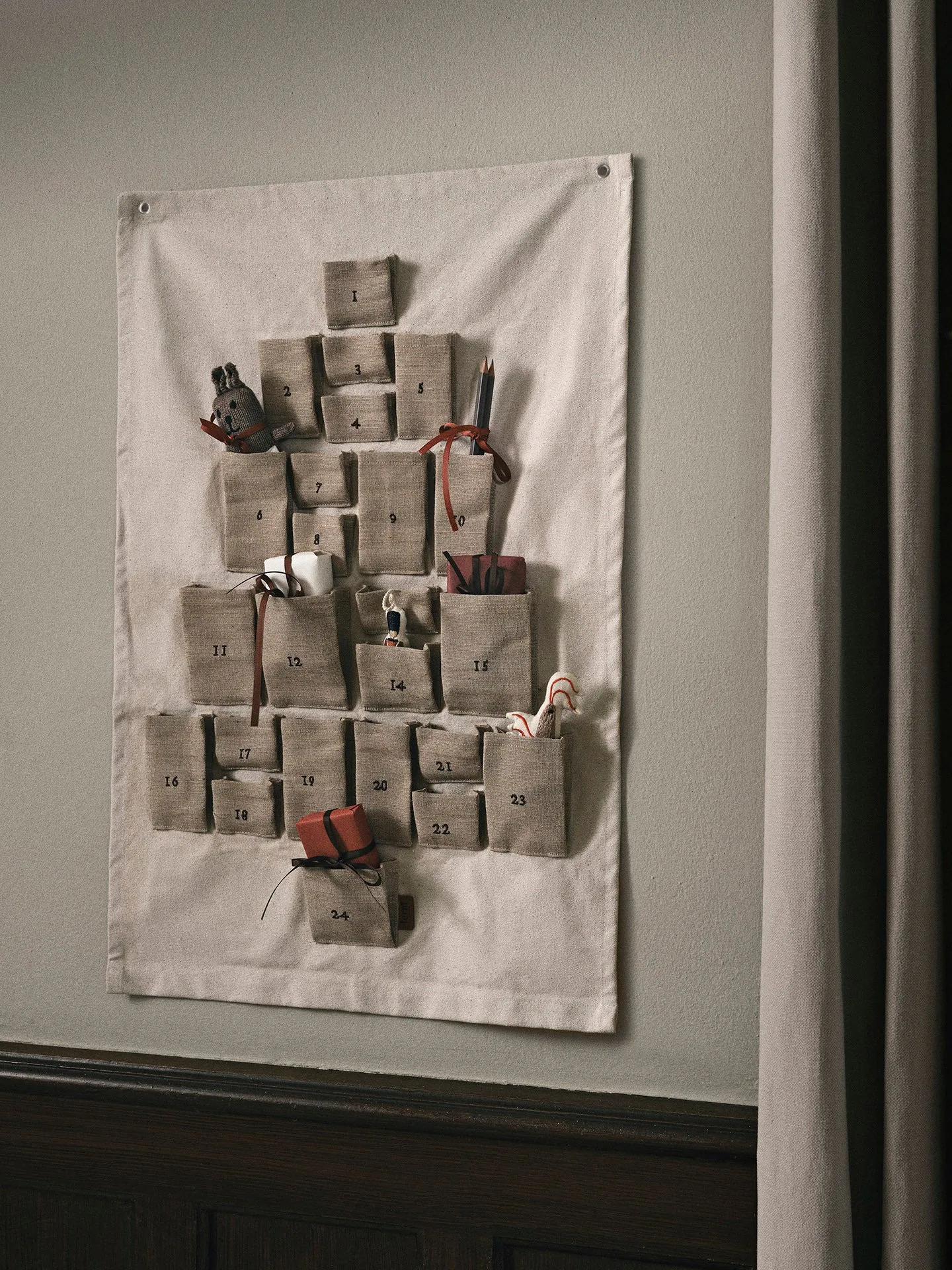 Calendrier de l’avent Pine, Maxi, 90x125 cm Ferm Living