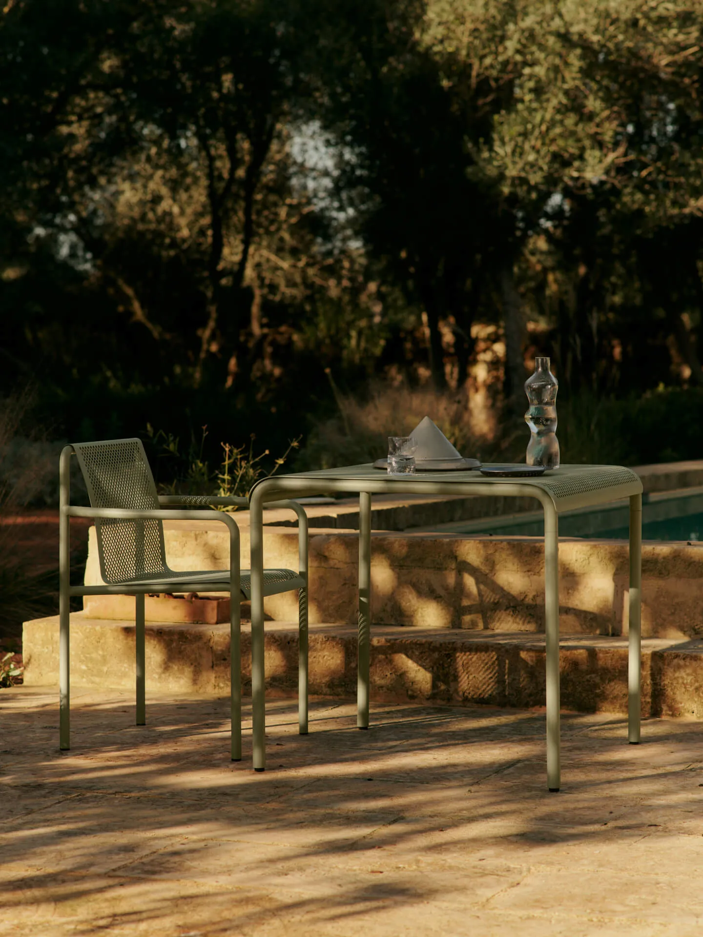 Chaise Dapple avec accoudoirs, Tea Green Ferm Living