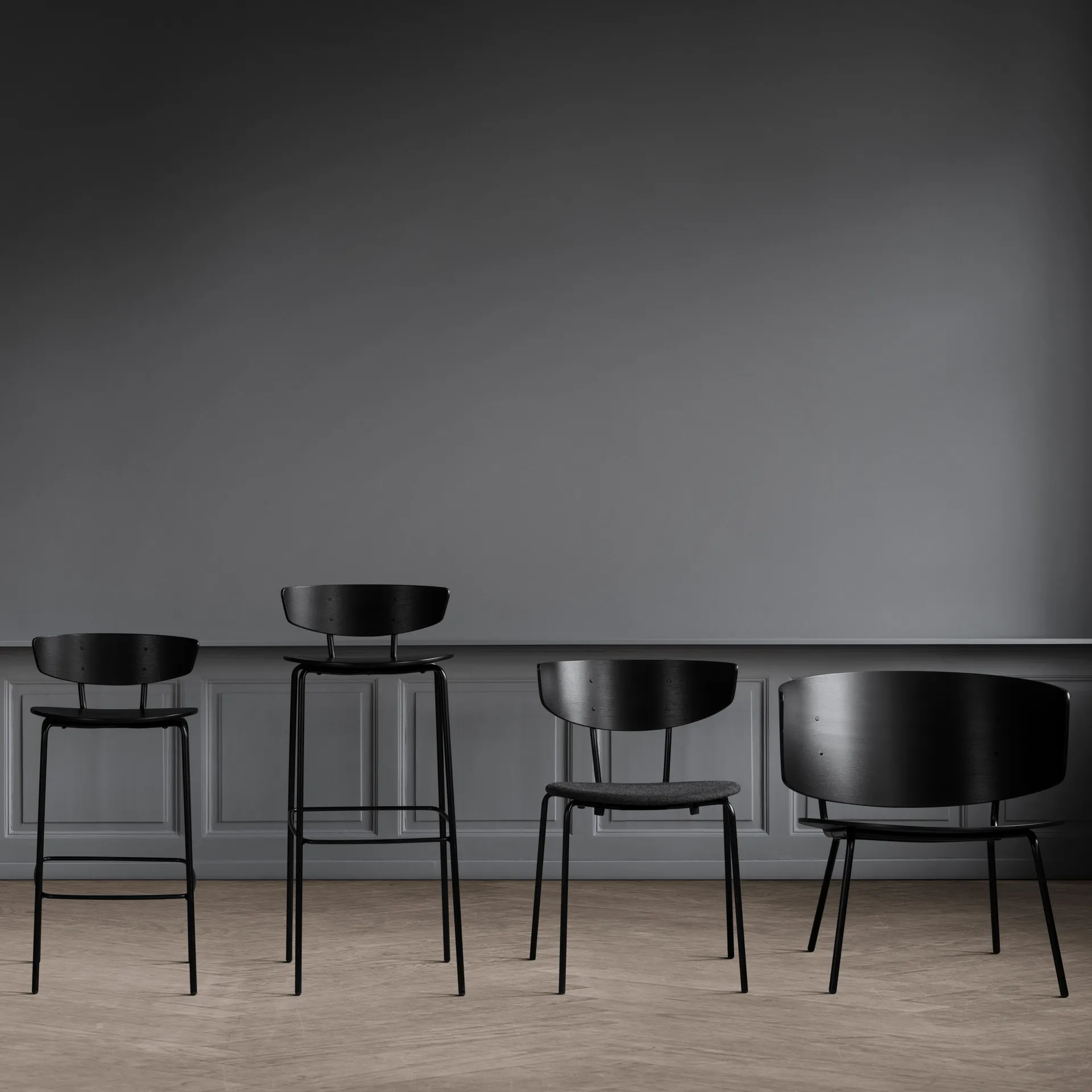 Chaise de bar Herman haute, Noir Ferm Living