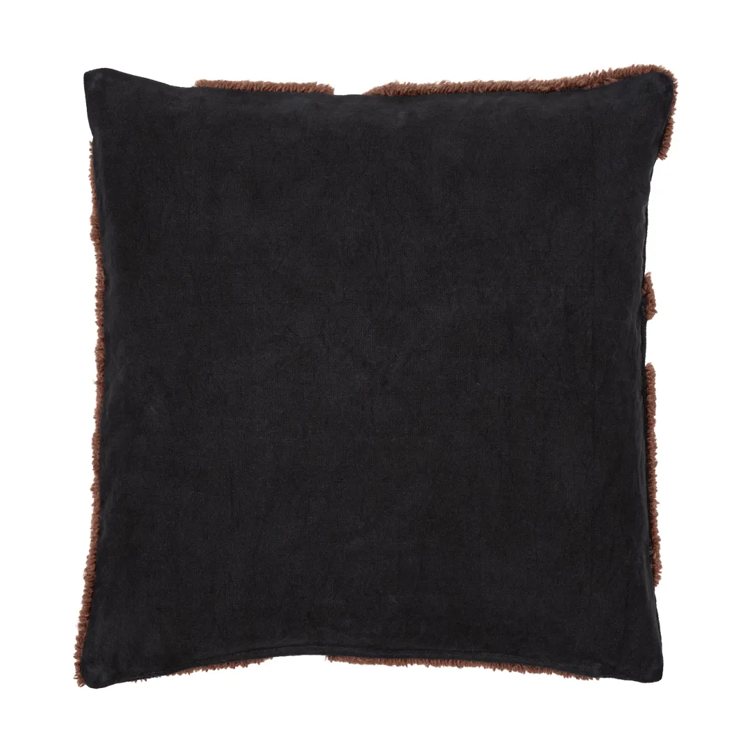 Cilla coussin tufté, Black-chocolat noir 50x50 cm Ferm Living