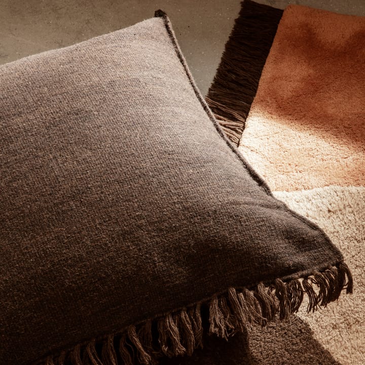 Coussin avec franges Kelim L 80x80 cm, Dark melange Ferm Living
