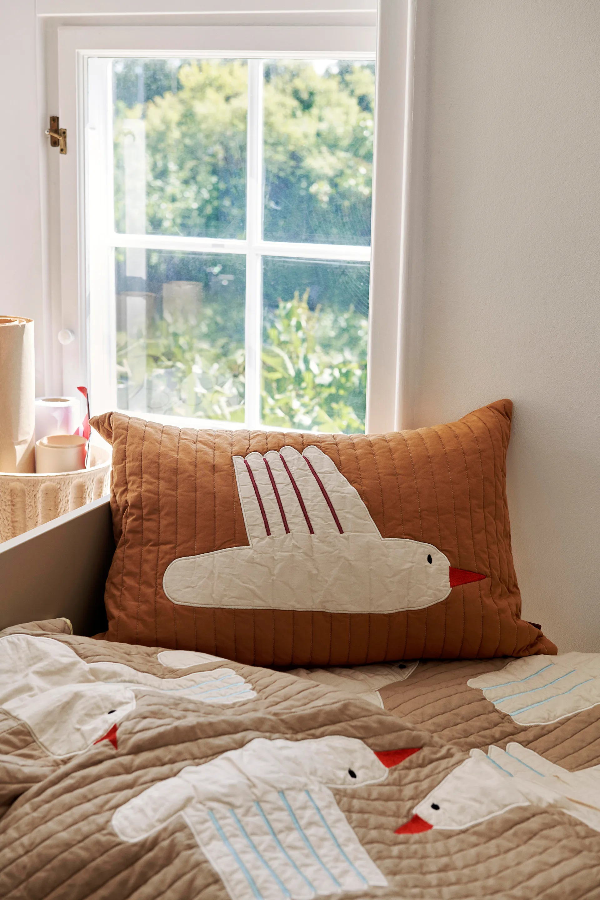 Coussin matelassé Bird, Sugar kelp (brun) Ferm Living